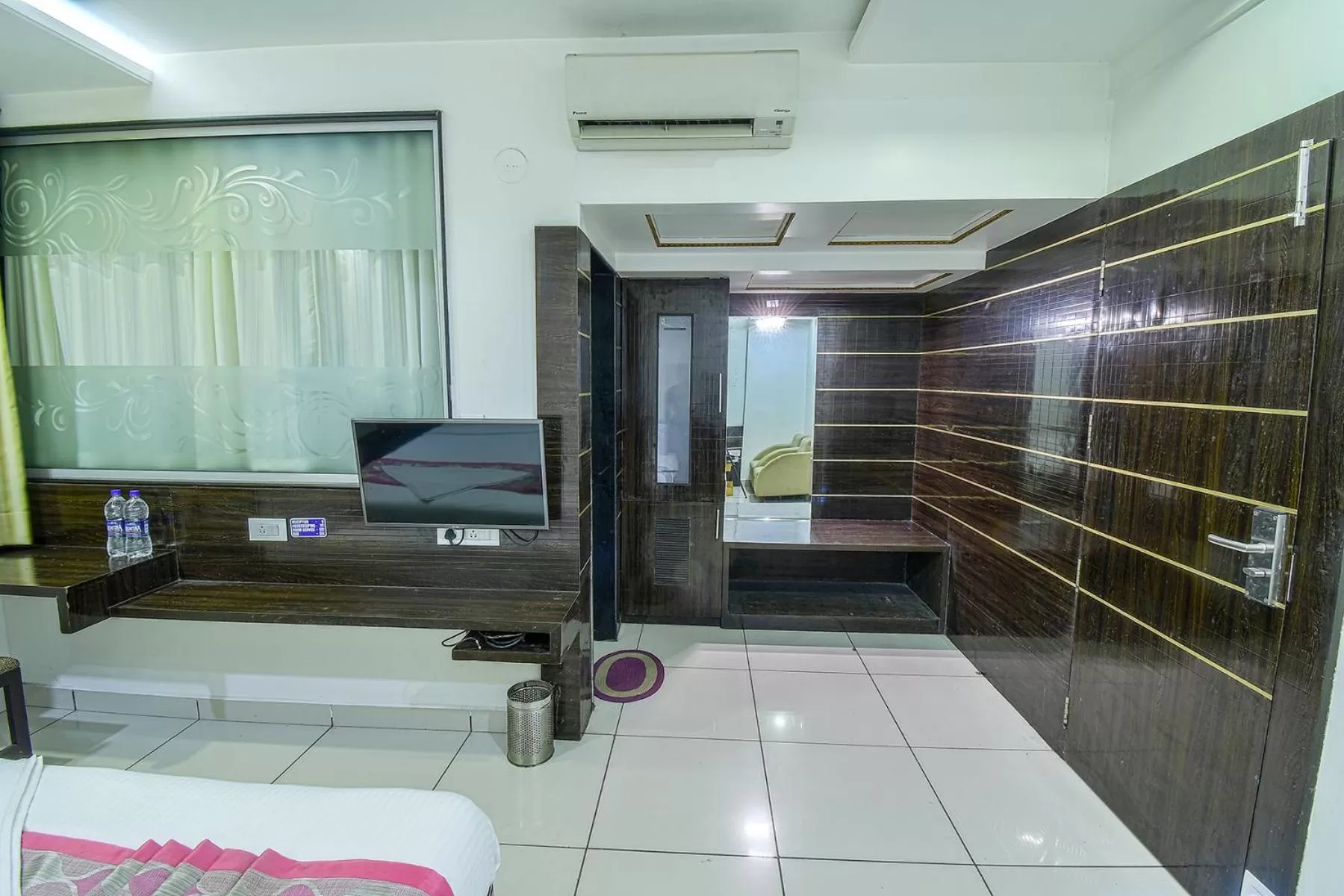 Bedroom in Hotel Radiant Kolhapur
