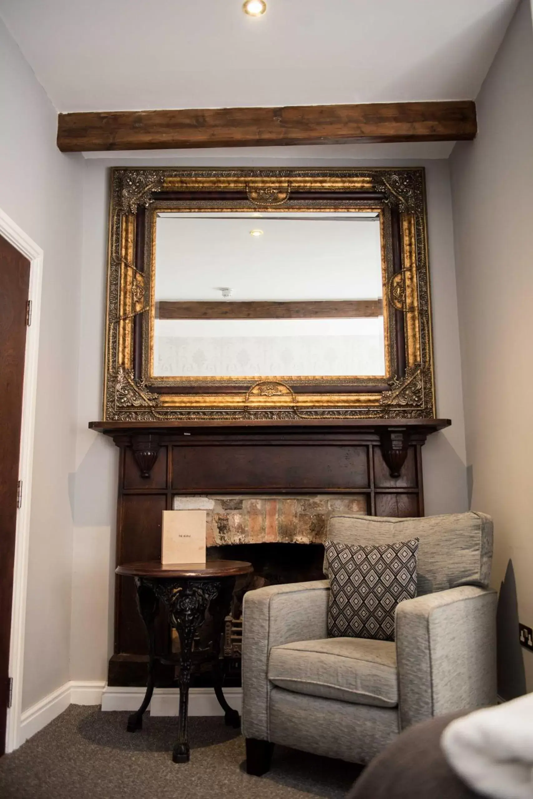 Bedroom, Seating Area in The George Hotel