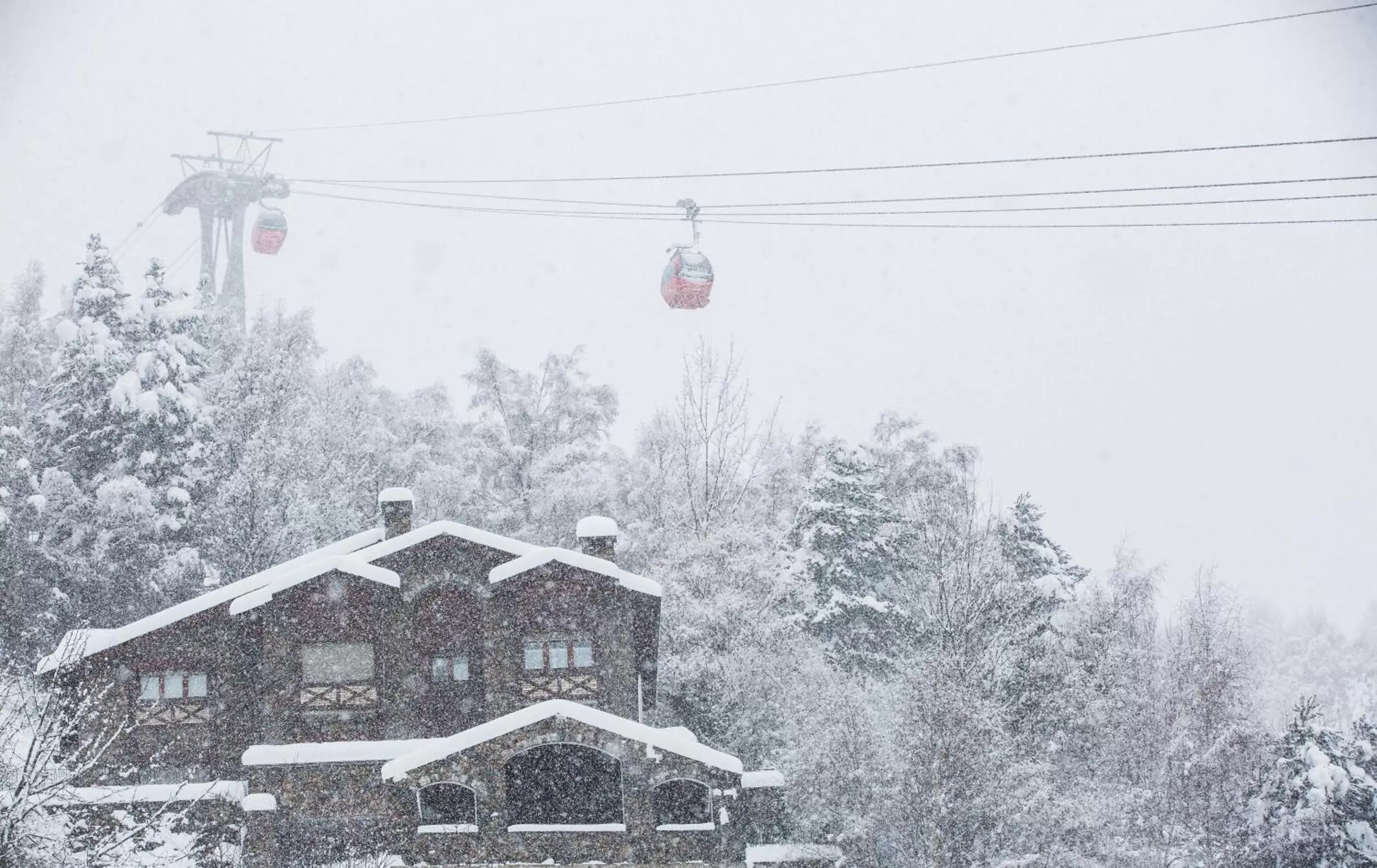 Landmark view, Winter in Hotel Màgic Ski