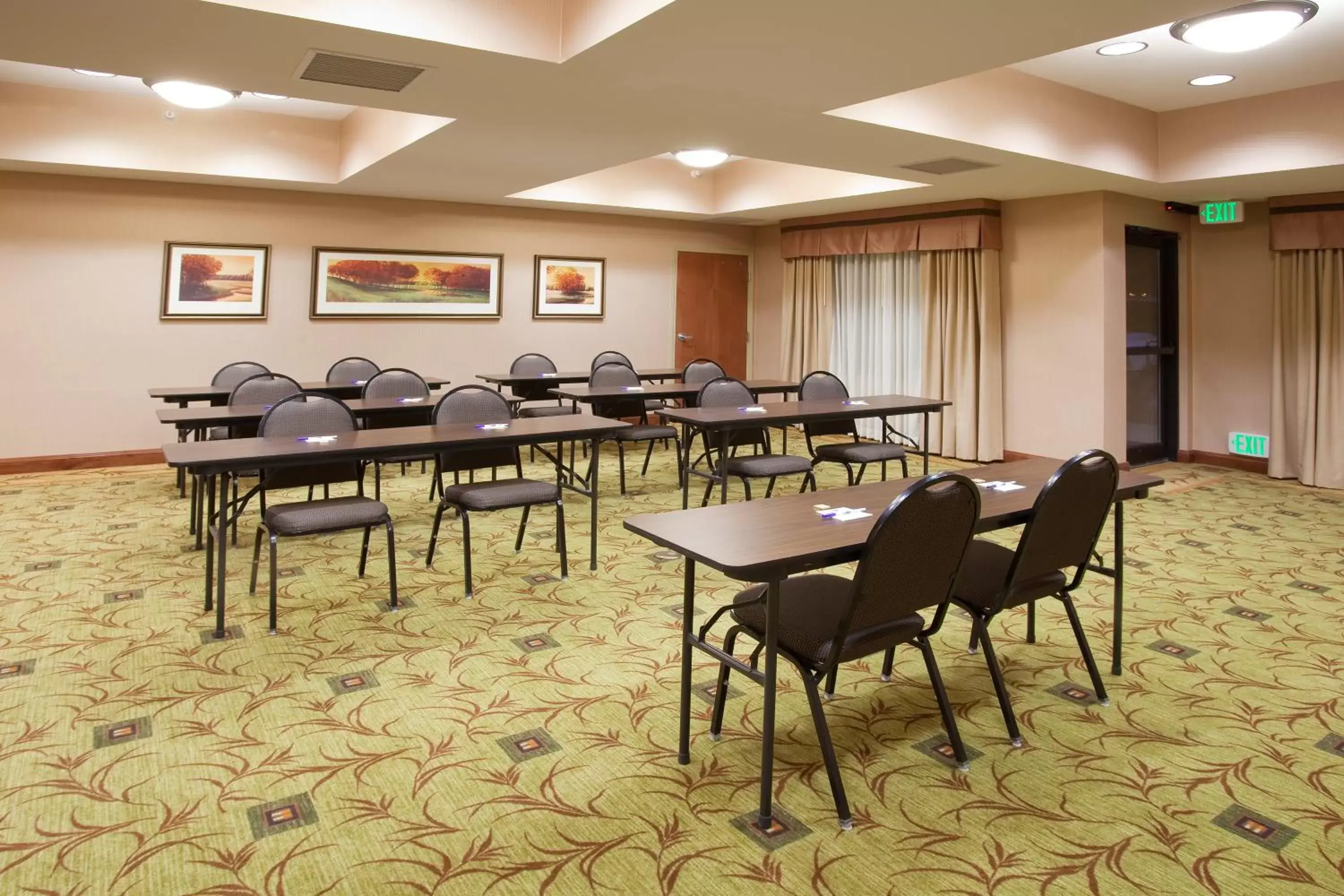 Meeting/conference room in Holiday Inn Express Rawlins, an IHG Hotel