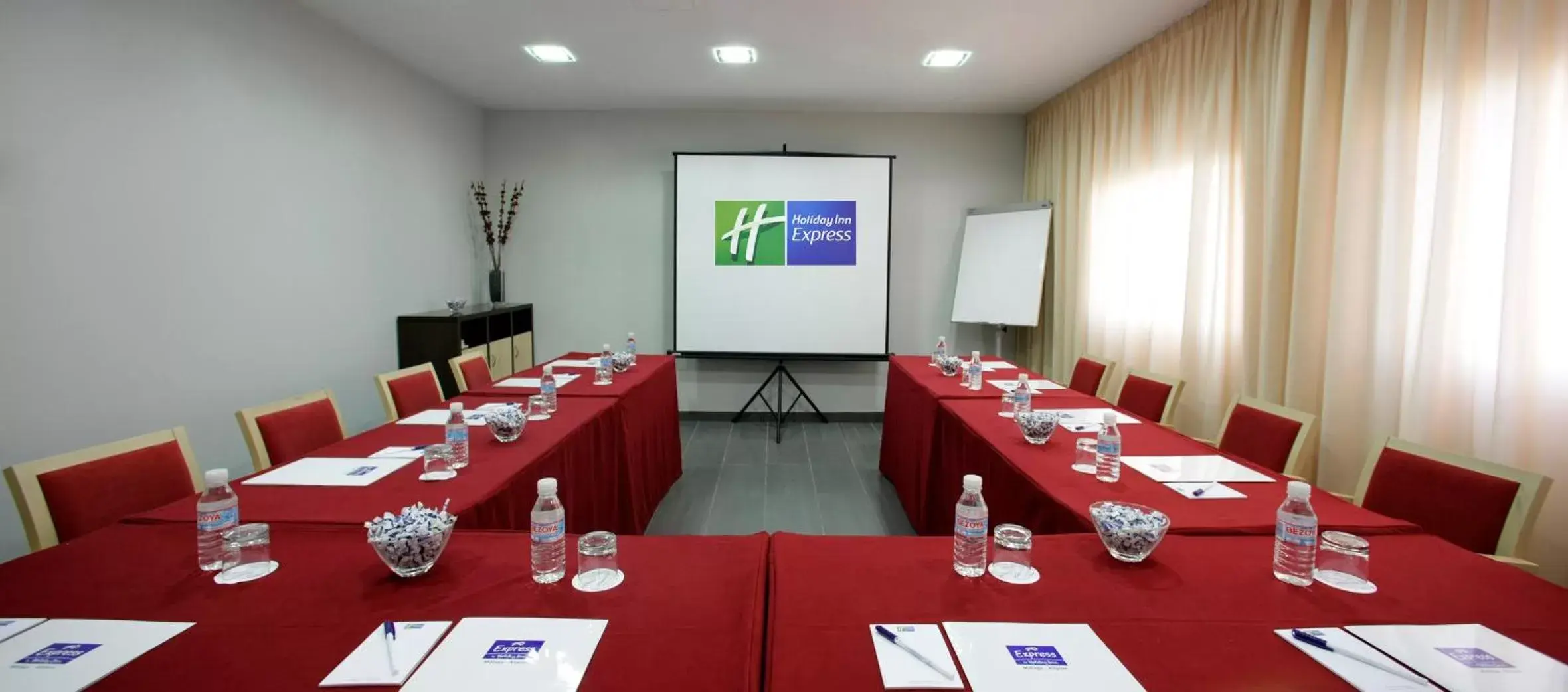 Meeting/conference room in Holiday Inn Express Málaga Airport, an IHG Hotel
