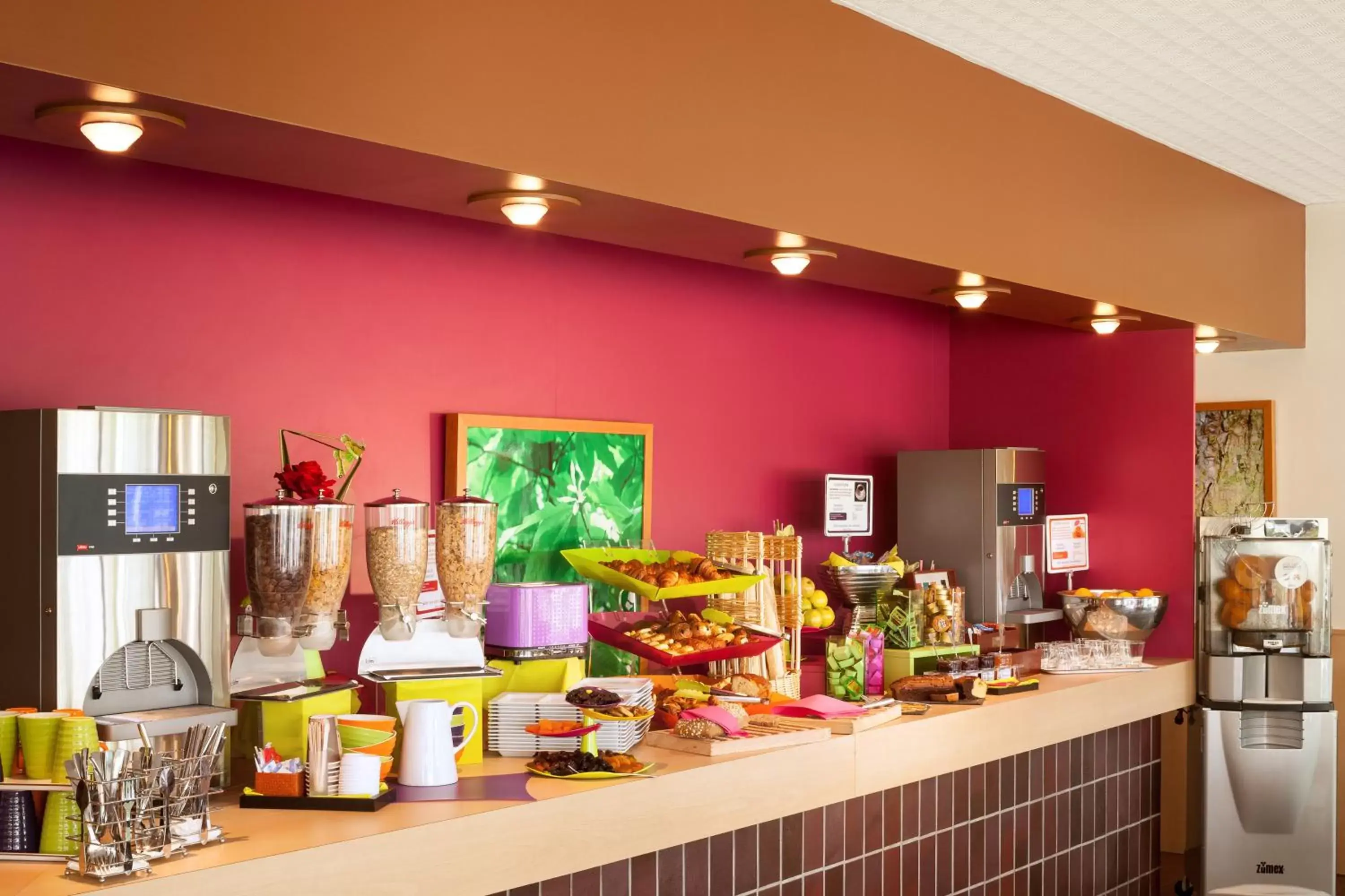 Restaurant/places to eat in ibis Styles Besançon
