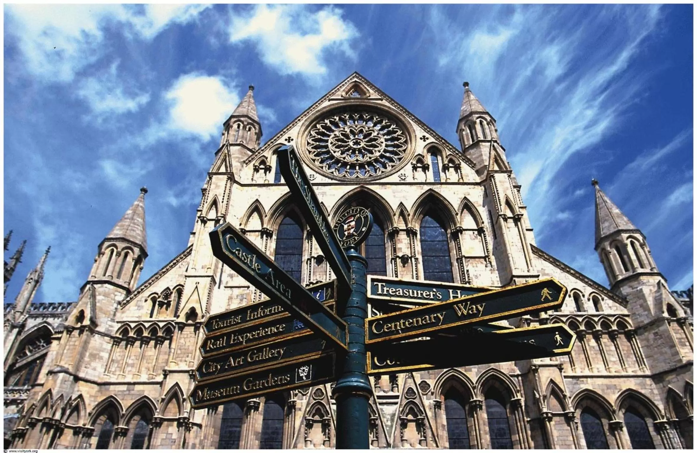 Area and facilities in Cairn Hotel