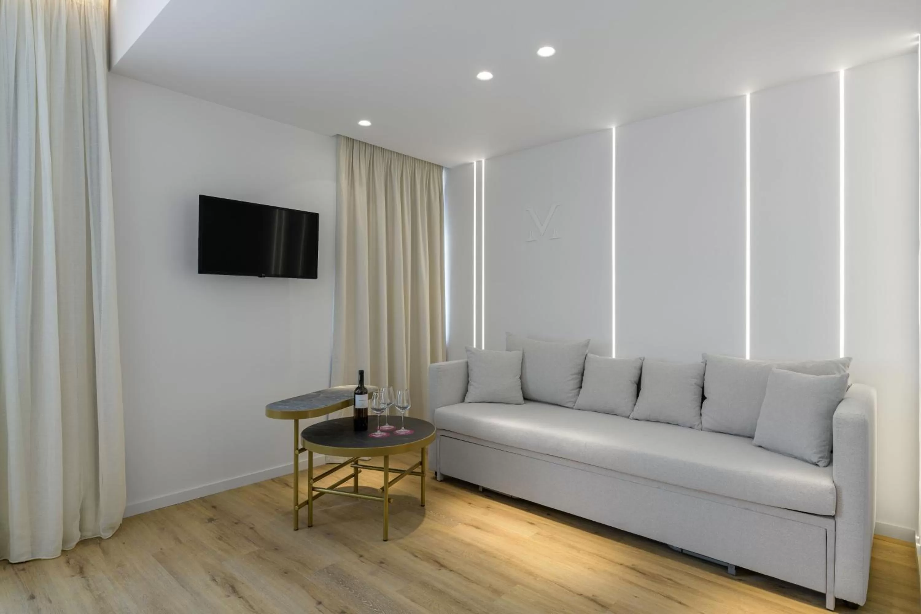 Acropolis Magenta Luxury Suites