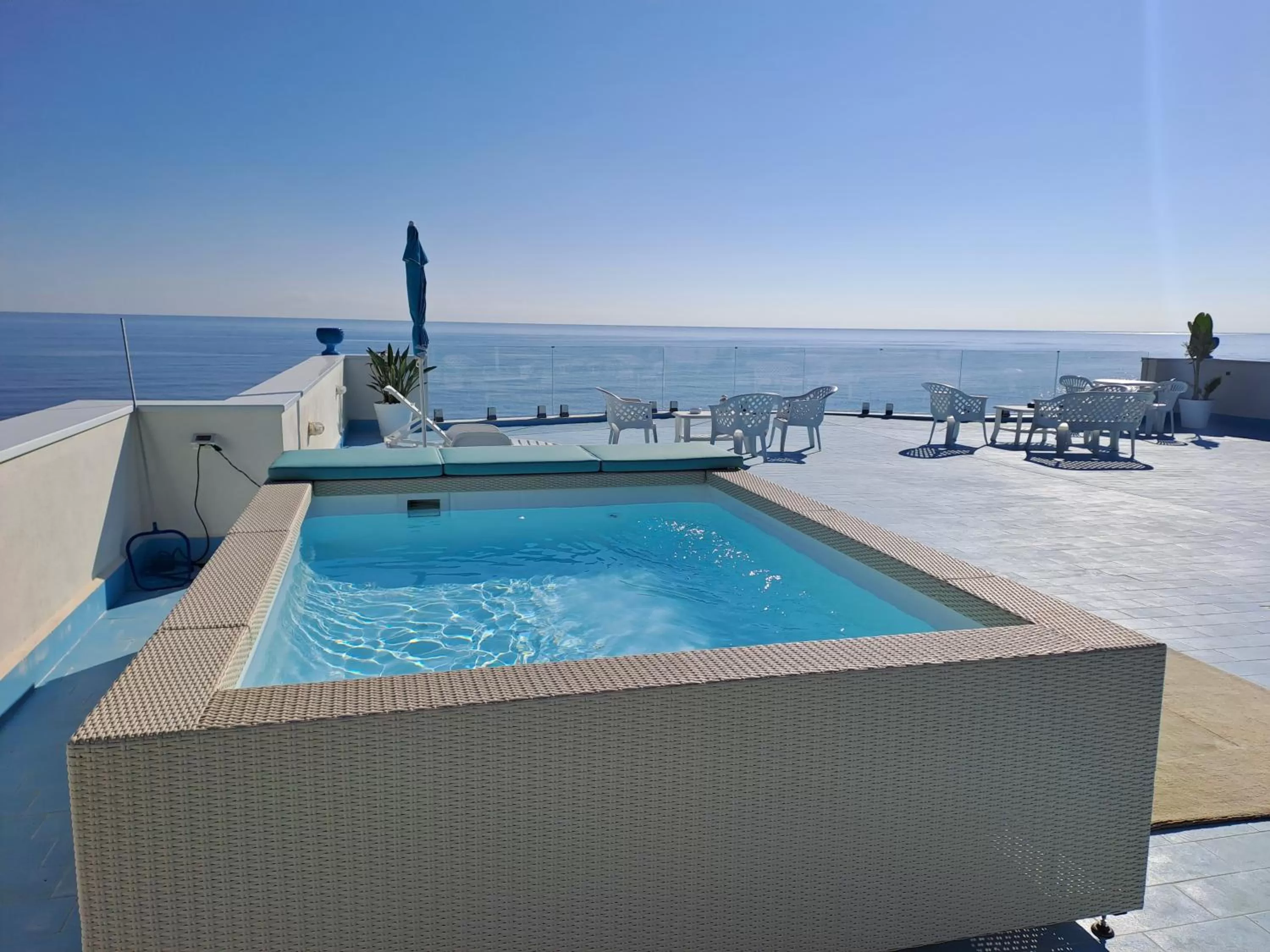 Swimming Pool in La Luna sul Mare - Relax & Sea