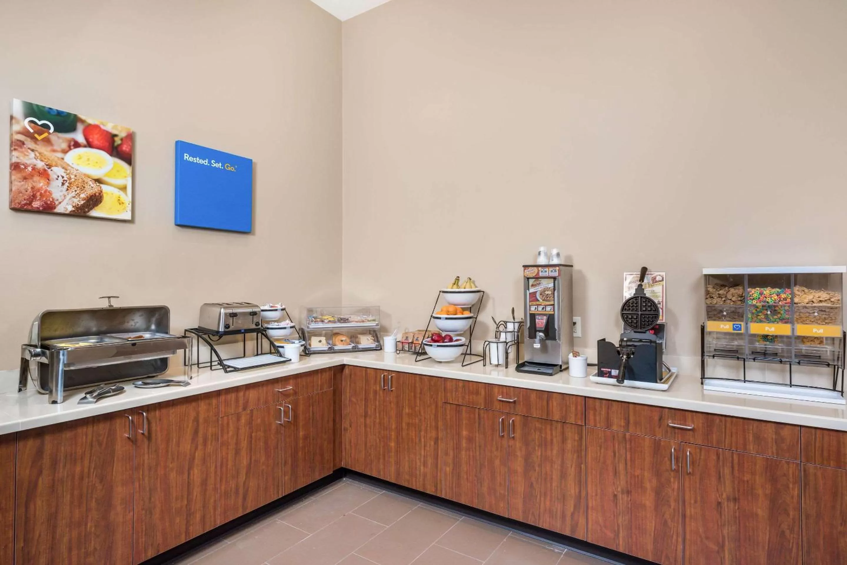 Restaurant/places to eat in Comfort Inn Tonopah