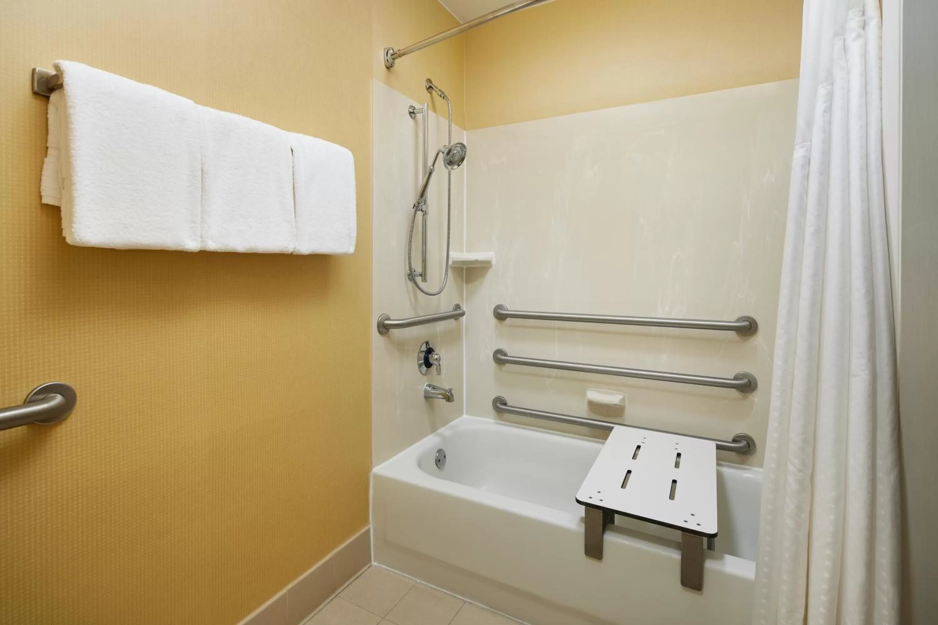 Shower in Holiday Inn Express Tifton by IHG