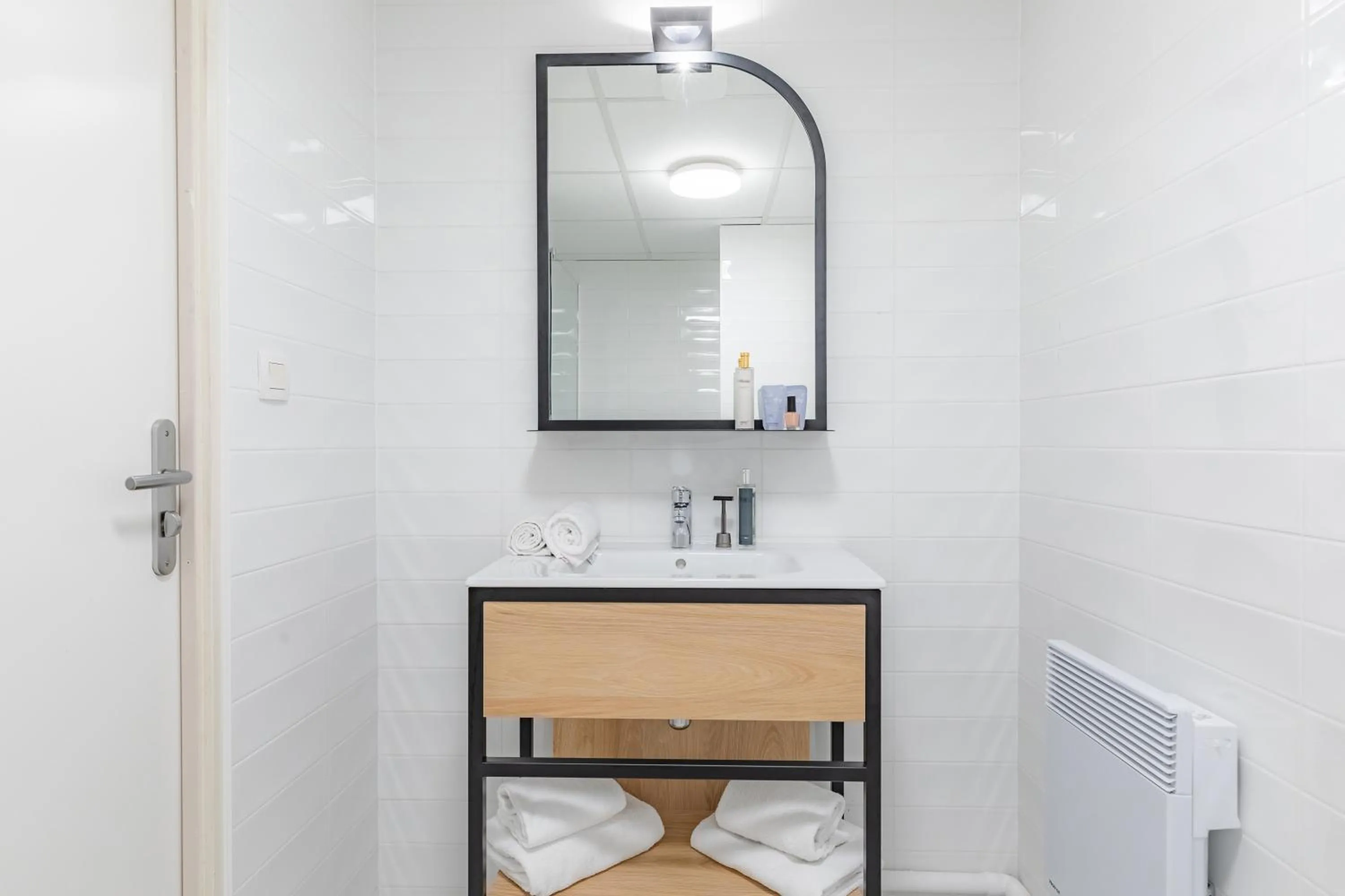 Shower in Appart'City Classic Bordeaux Centre