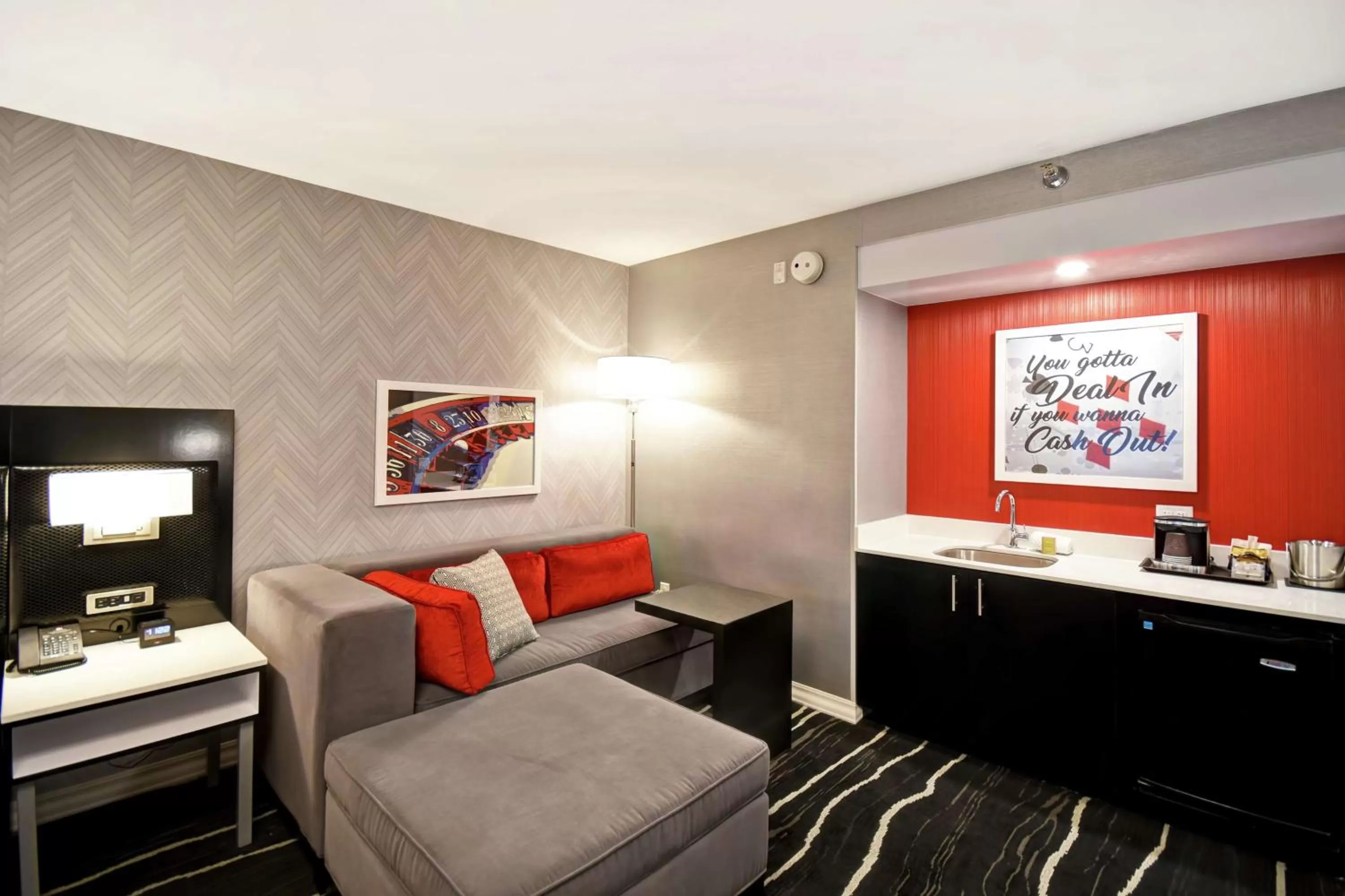 Living room in DoubleTree by Hilton Deadwood at Cadillac Jack's