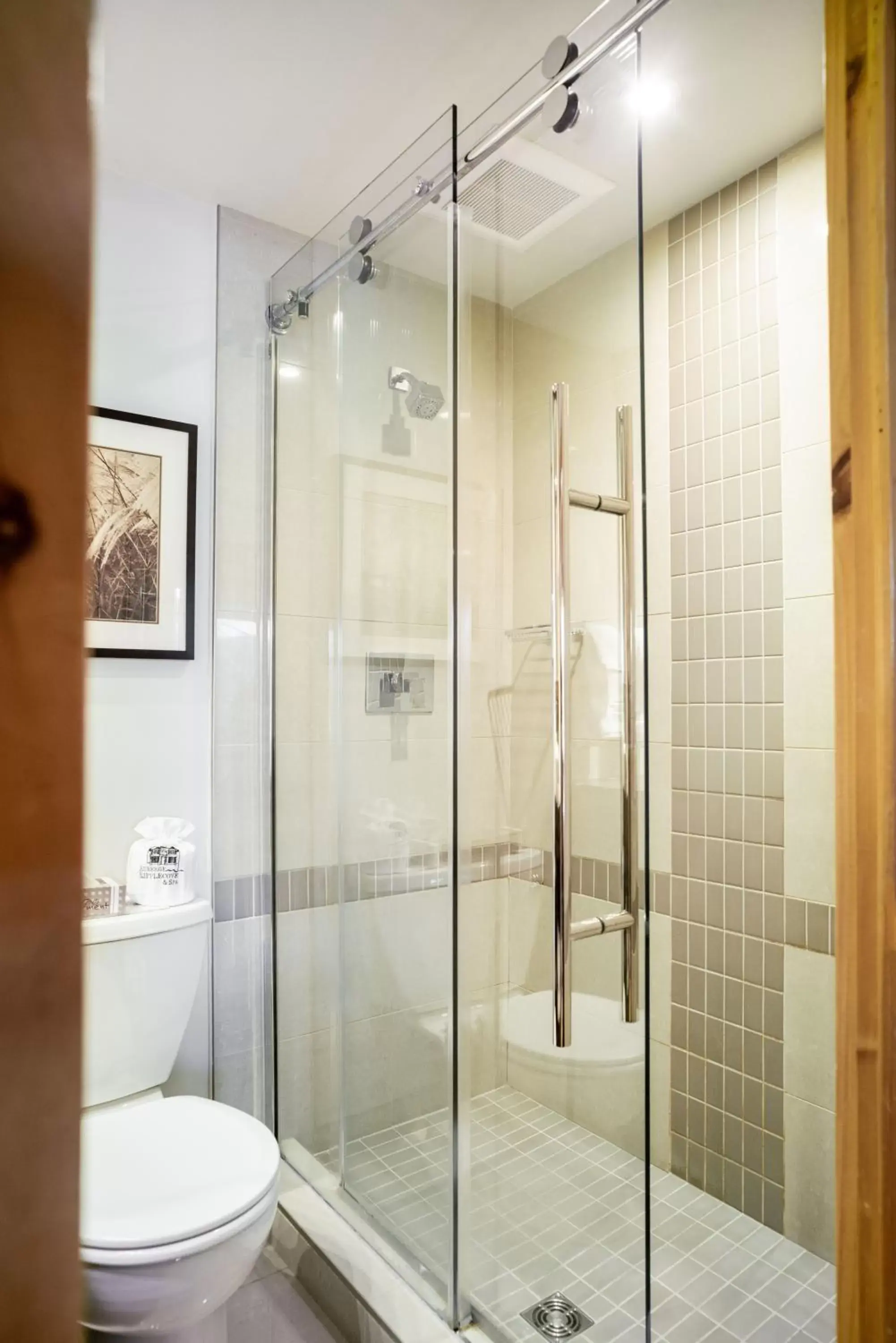 Bathroom in Ripplecove Hotel & Spa