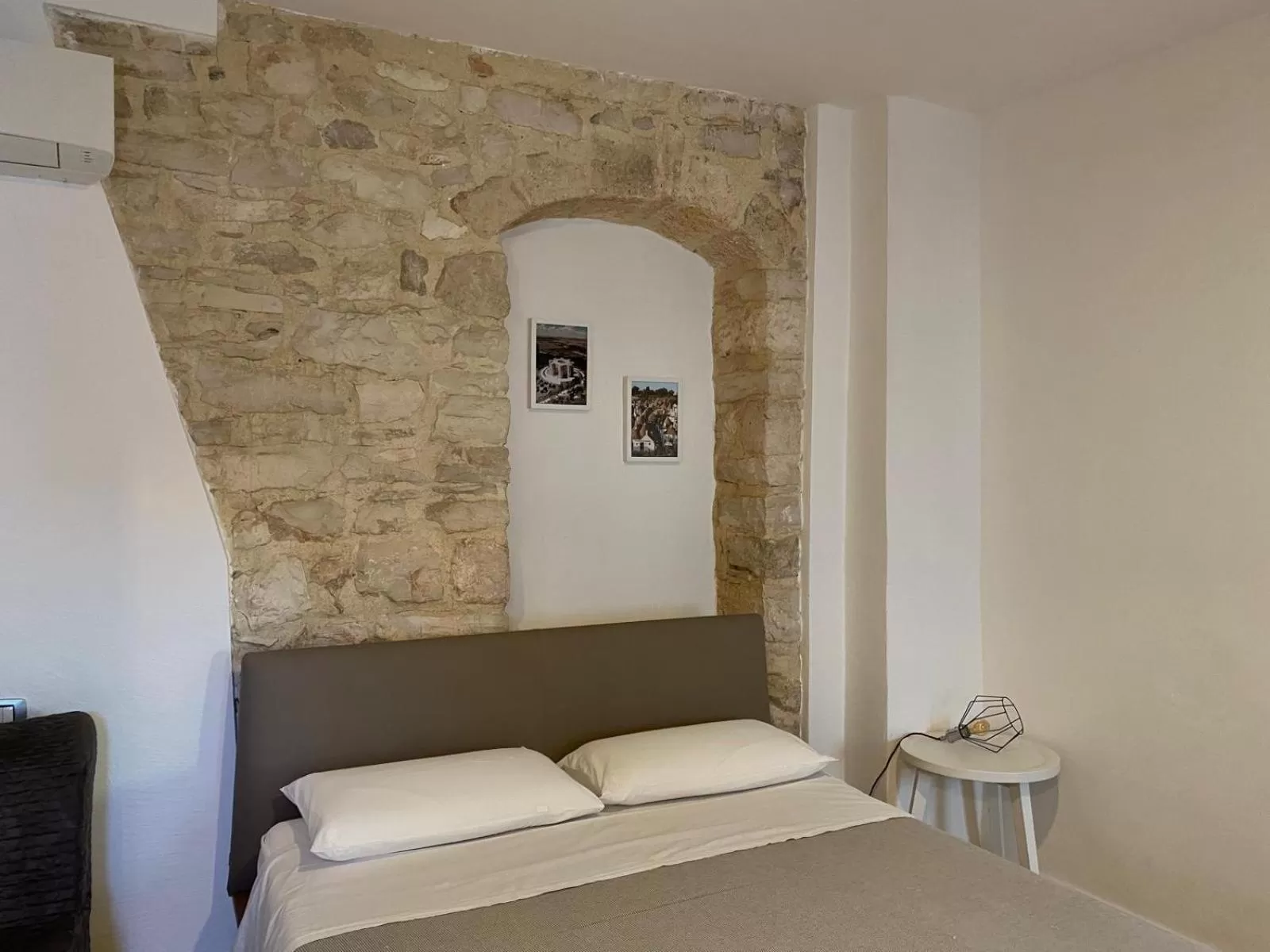 Bed in Altrelli Rooms