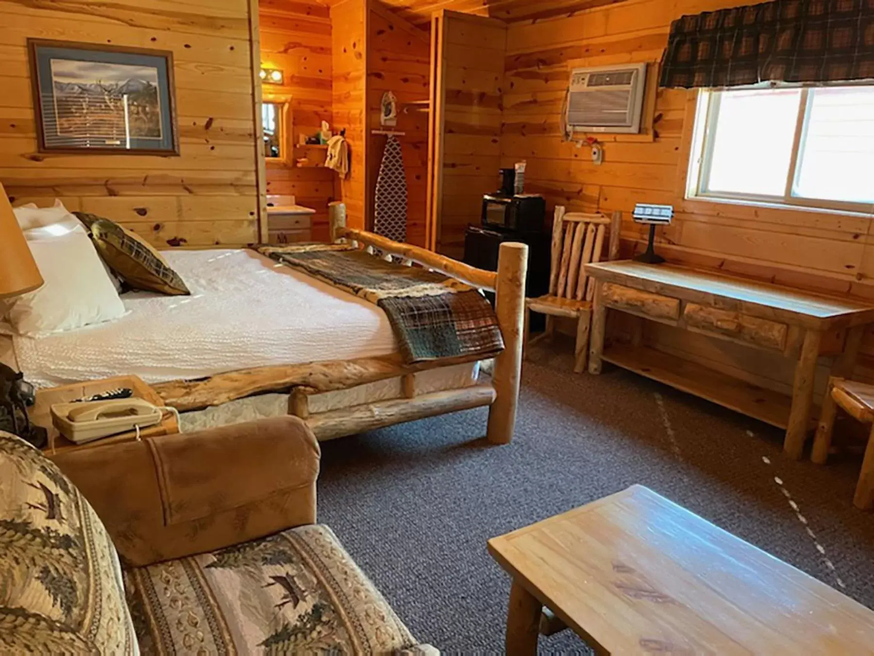 Bedroom in Badlands Frontier Cabins
