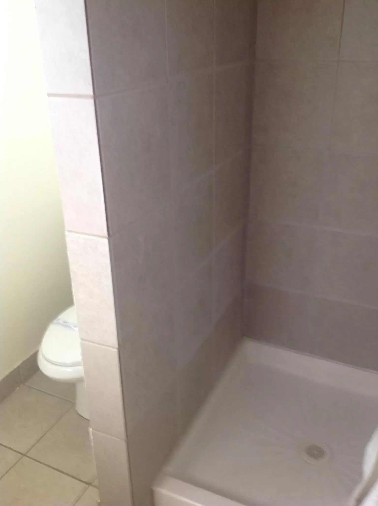 Shower, Bathroom in Budget INN At The Heavenly Gondola