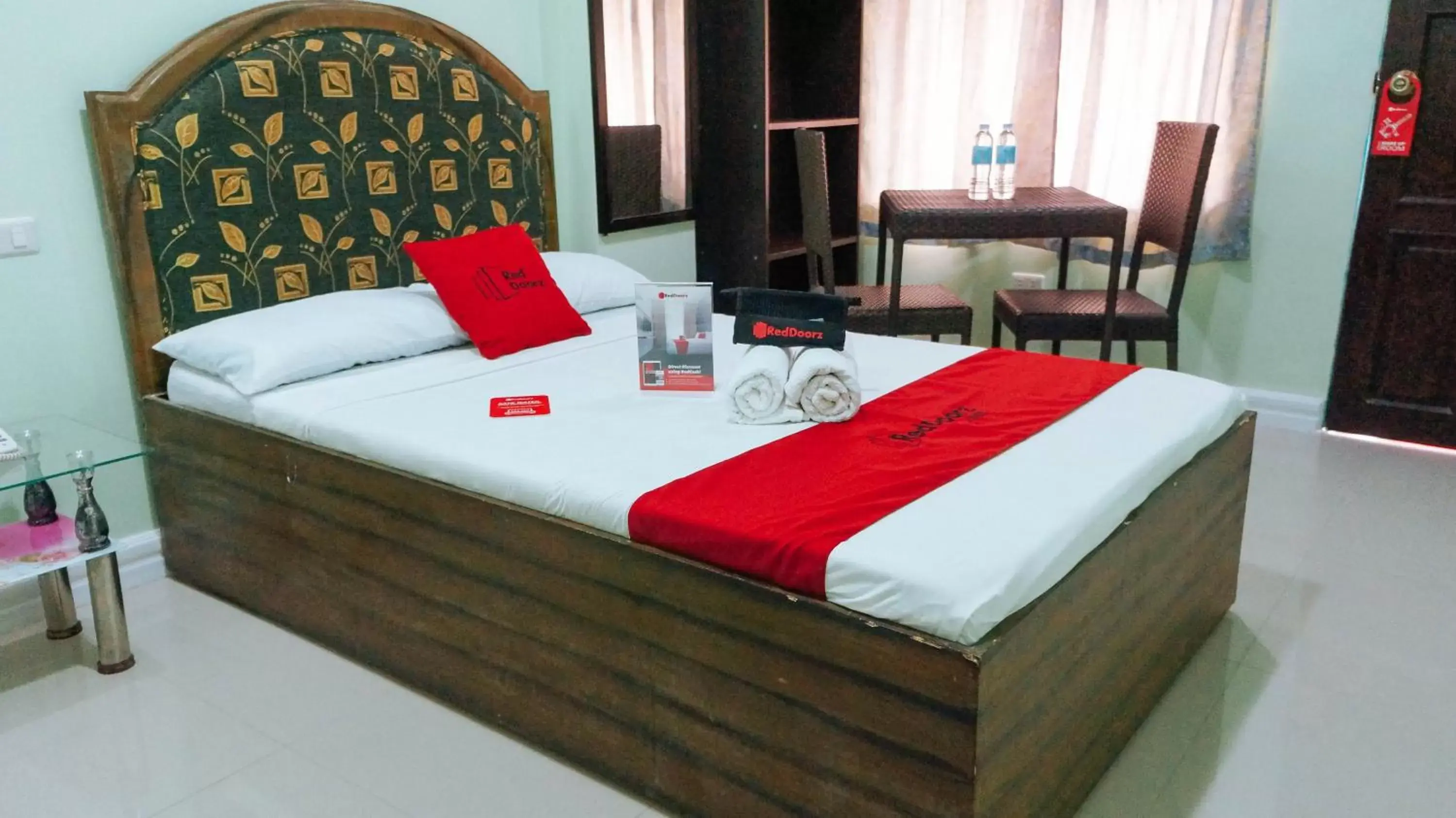 Bed in RedDoorz @ Bankal Lapulapu