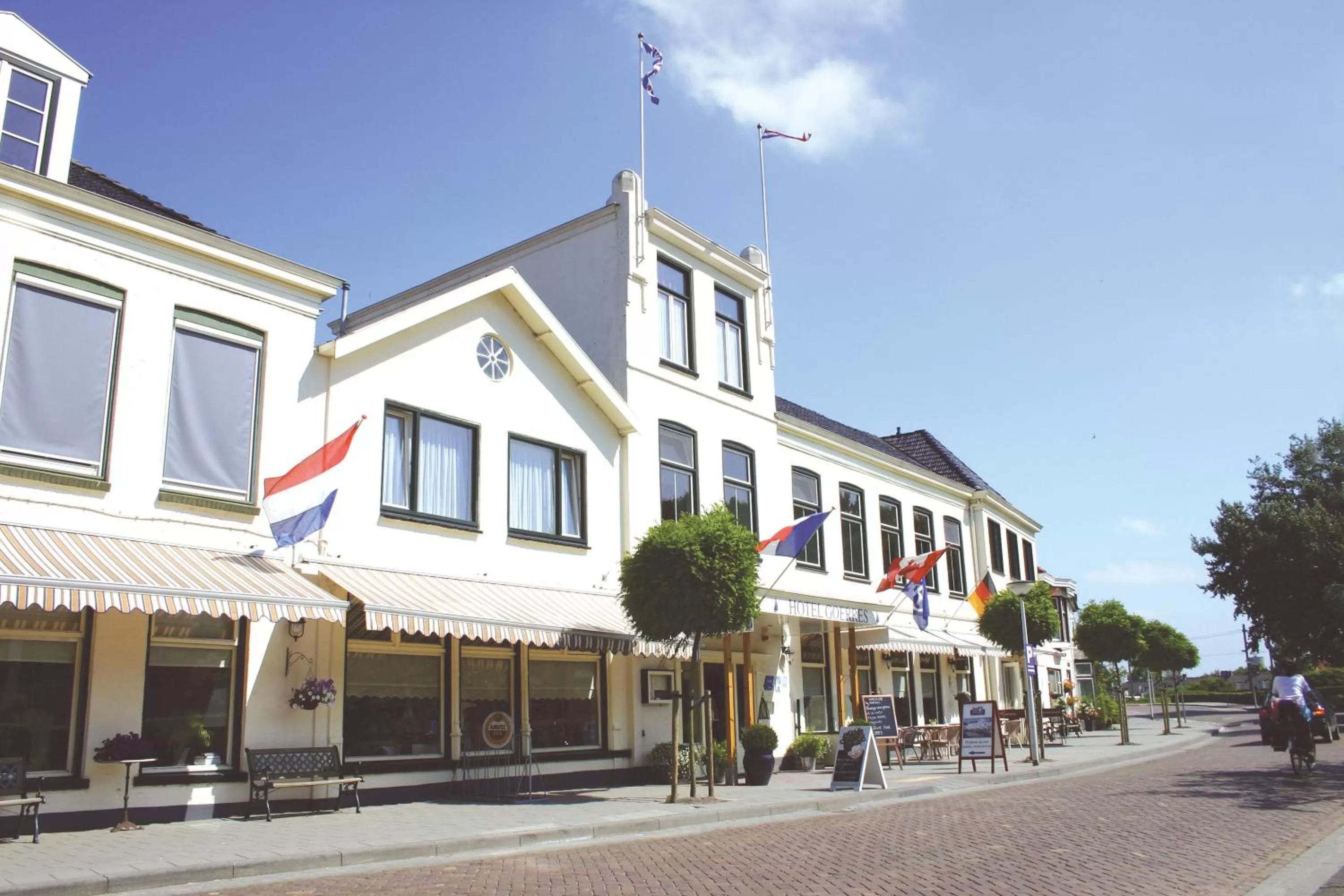 Facade/entrance, Property Building in Hotel Restaurant Goerres