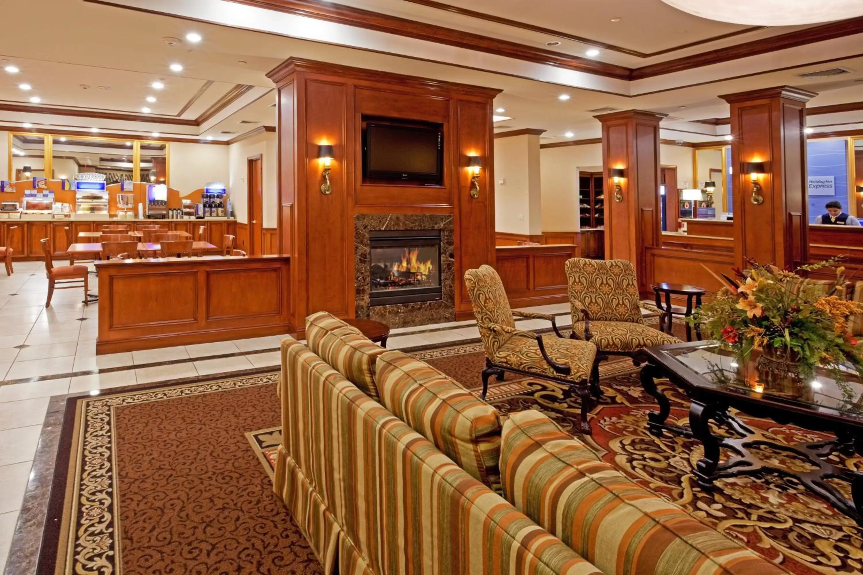 Lobby or reception, Lounge/Bar in Rockville Centre Hotel