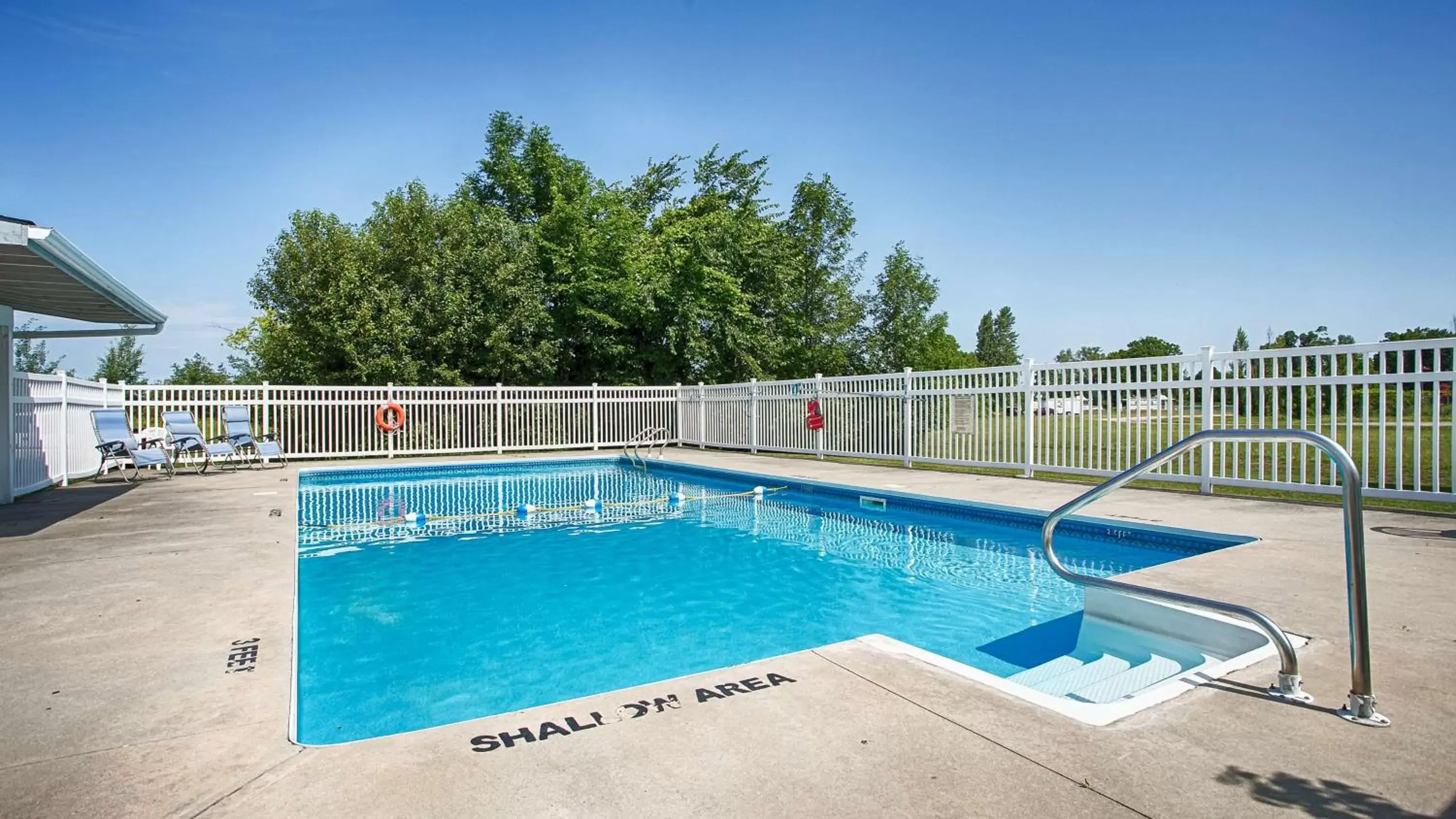 On site, Swimming Pool in Best Western Smiths Falls Hotel
