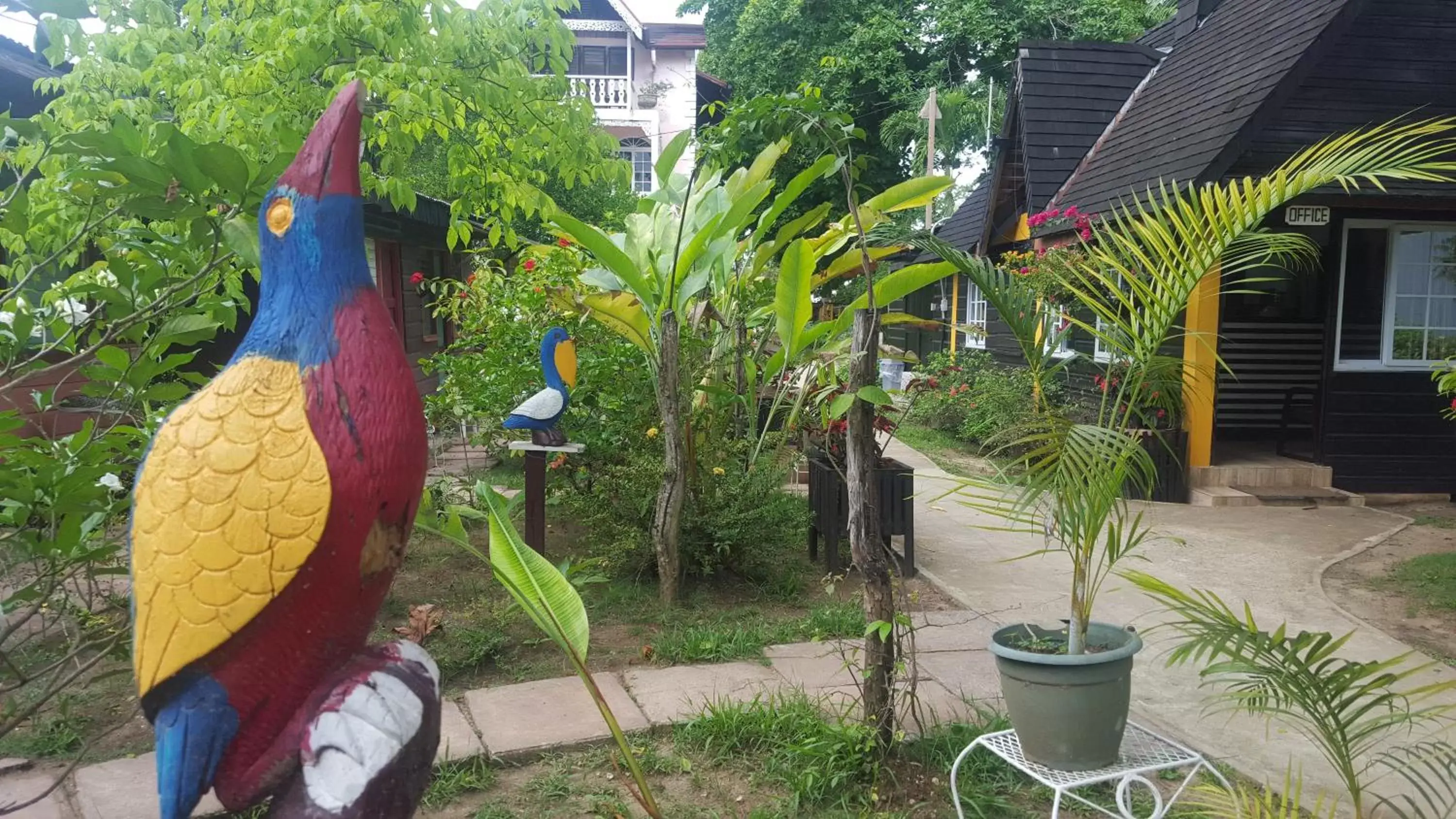 Garden in Secret Cabins at Firefly Beach Cottage