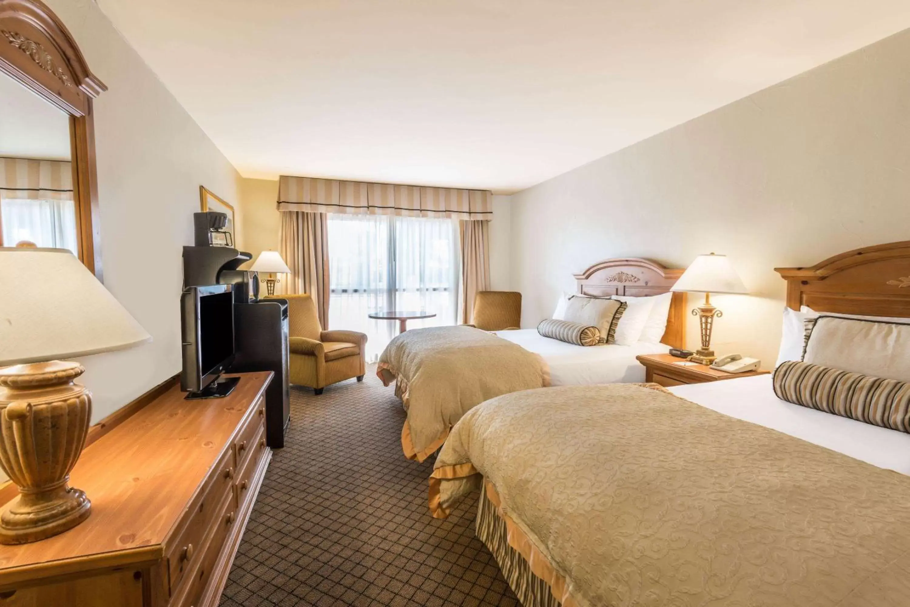 Bed in Ramada by Wyndham Las Cruces Hotel & Conference Center