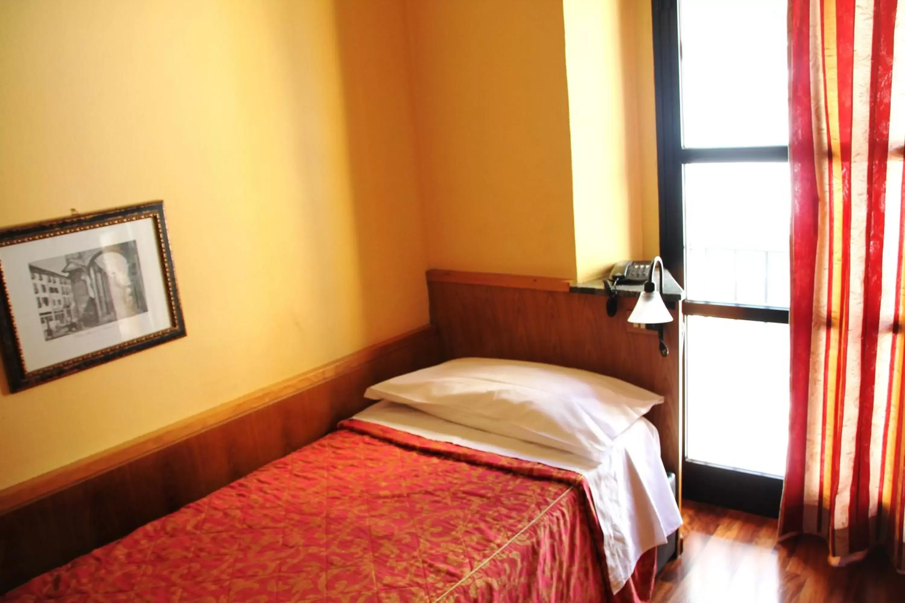 Bed in Hotel Vecchia Milano Bed in Hotel Vecchia Milano