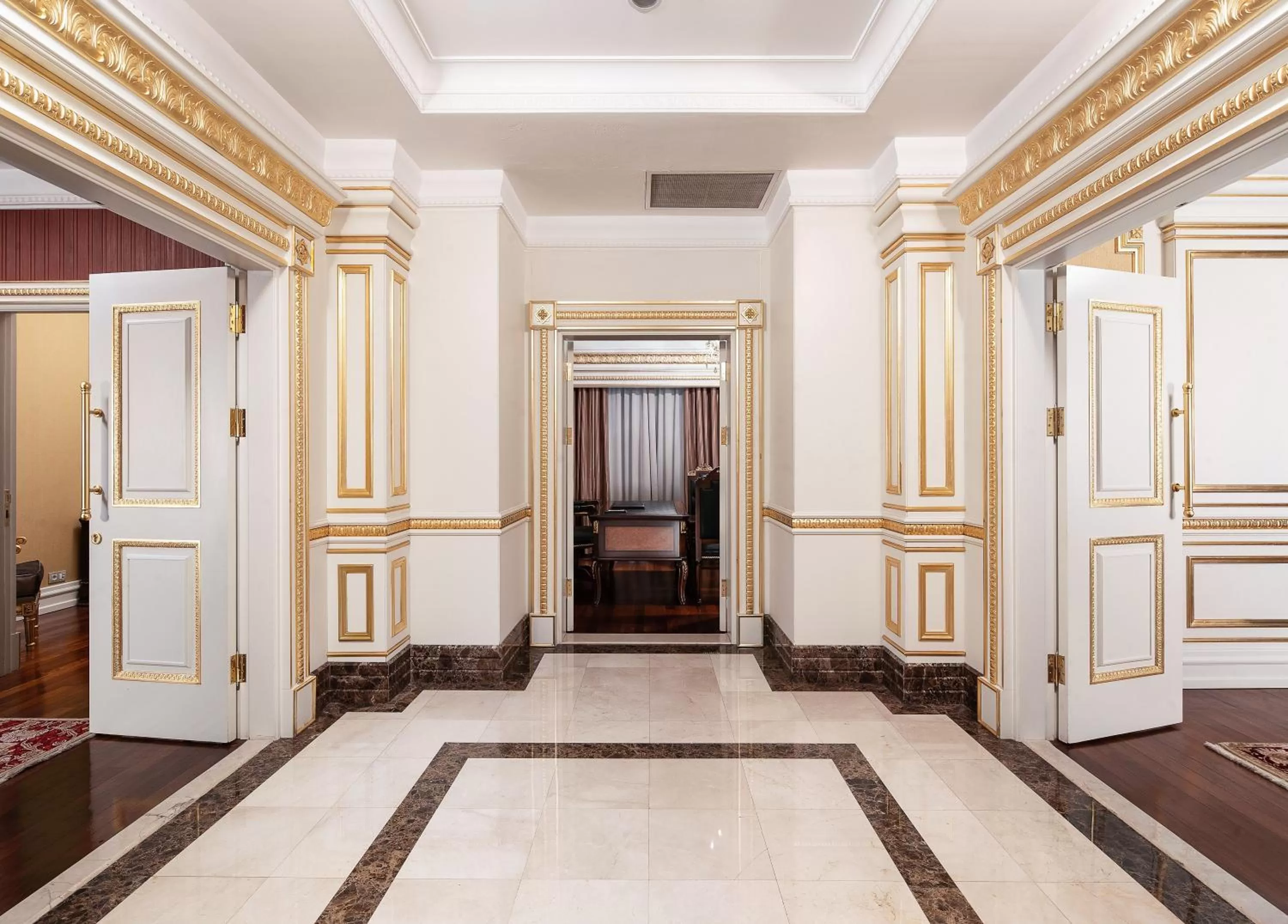 Photo of the whole room in Crowne Plaza Istanbul Asia by IHG