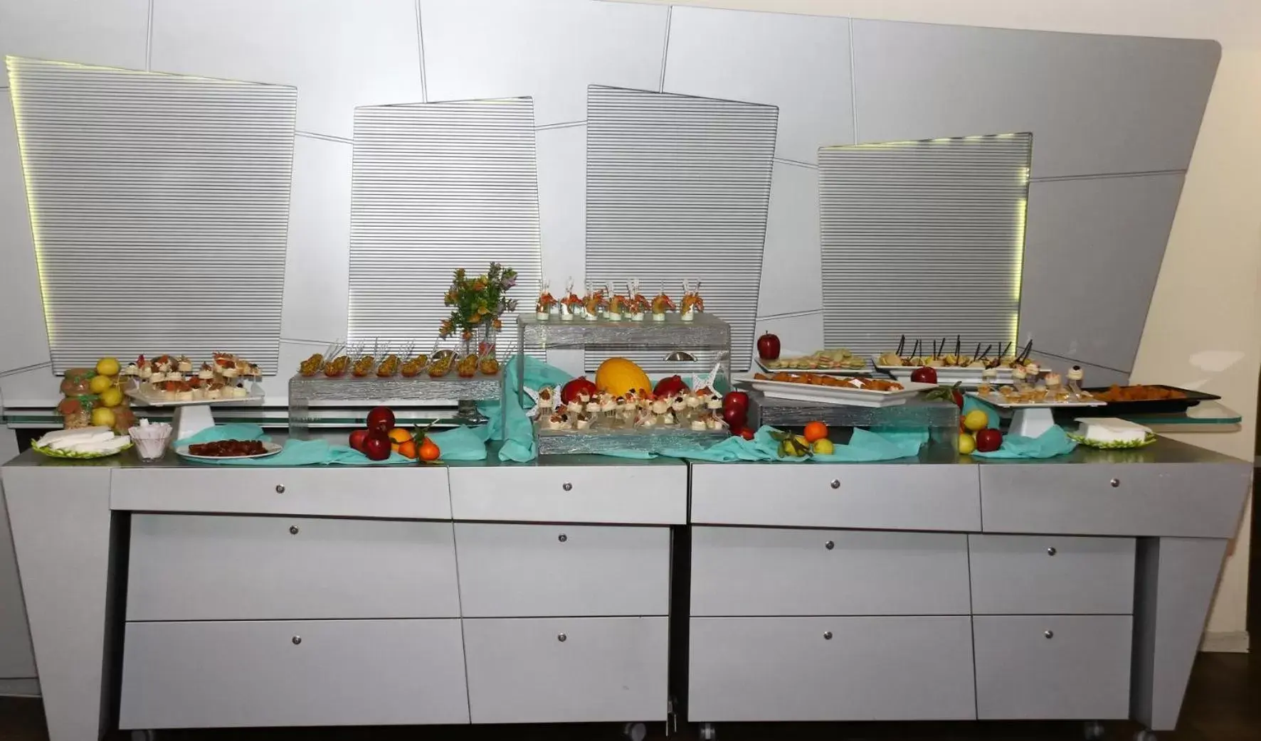 Restaurant/places to eat in President Hotel Palermo Restaurant/places to eat in President Hotel Palermo