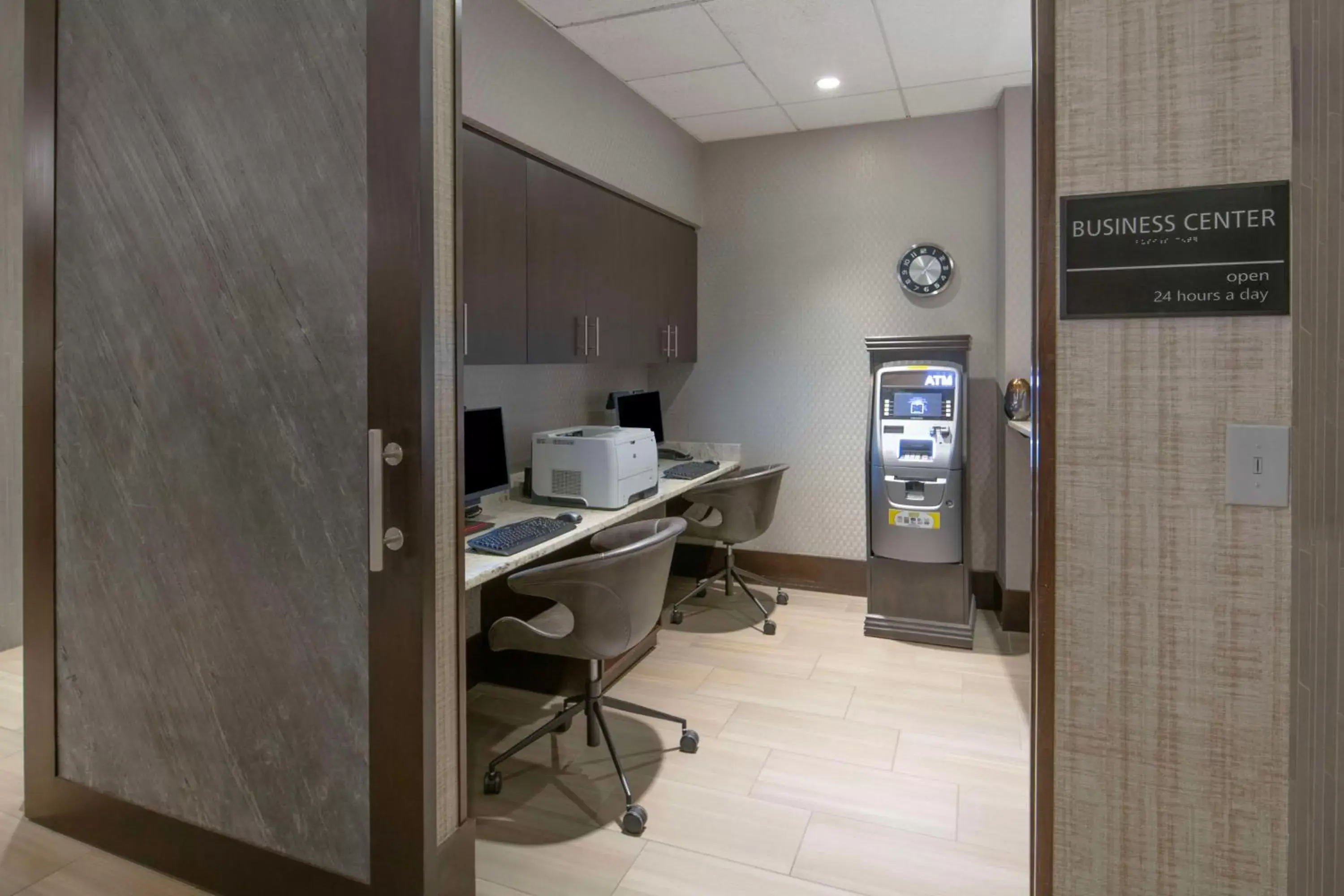 Business facilities in Hampton Inn & Suites Portsmouth Downtown