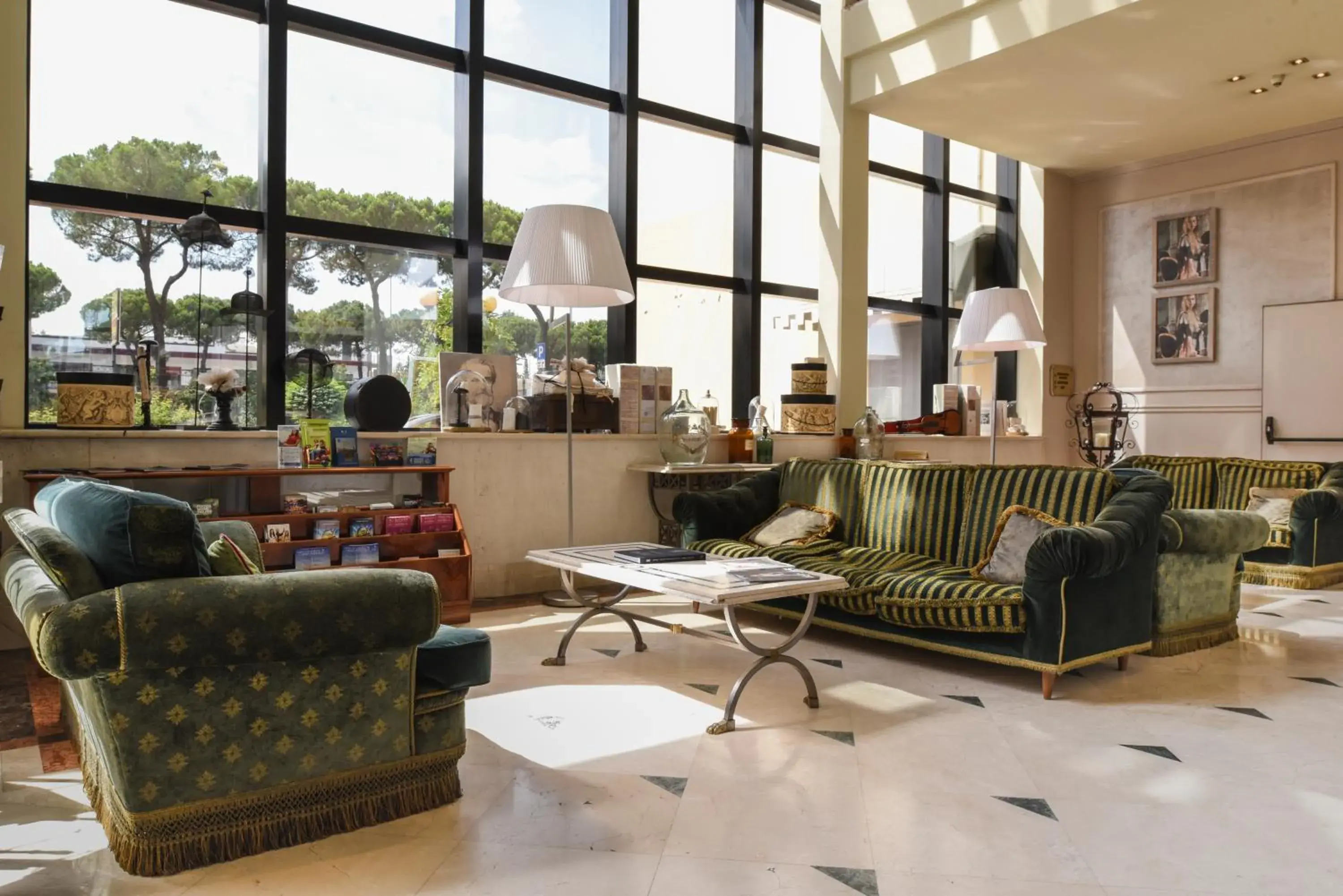 Lobby or reception in Hotel Leon d'Oro