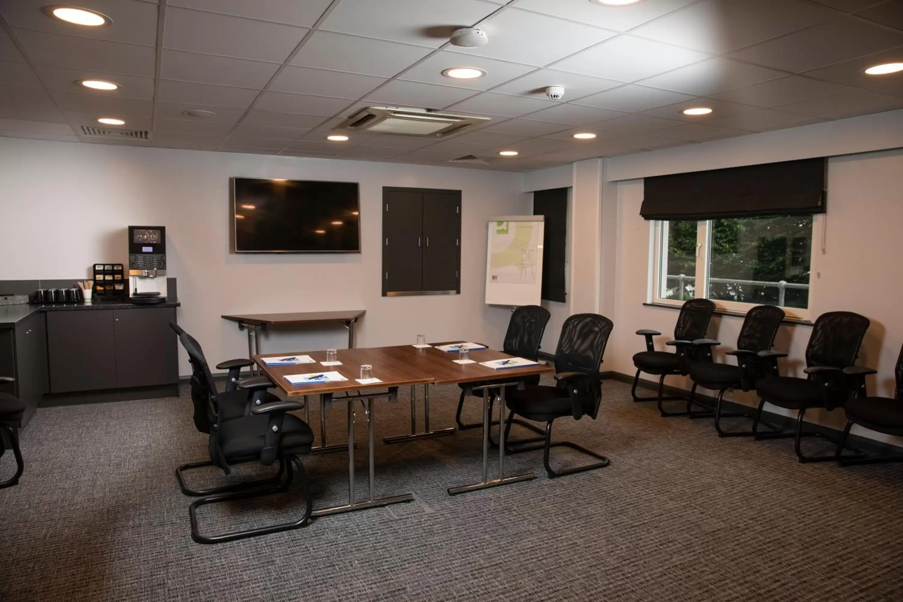 Meeting/conference room, Business Area/Conference Room in Holiday Inn Express Chester Racecourse