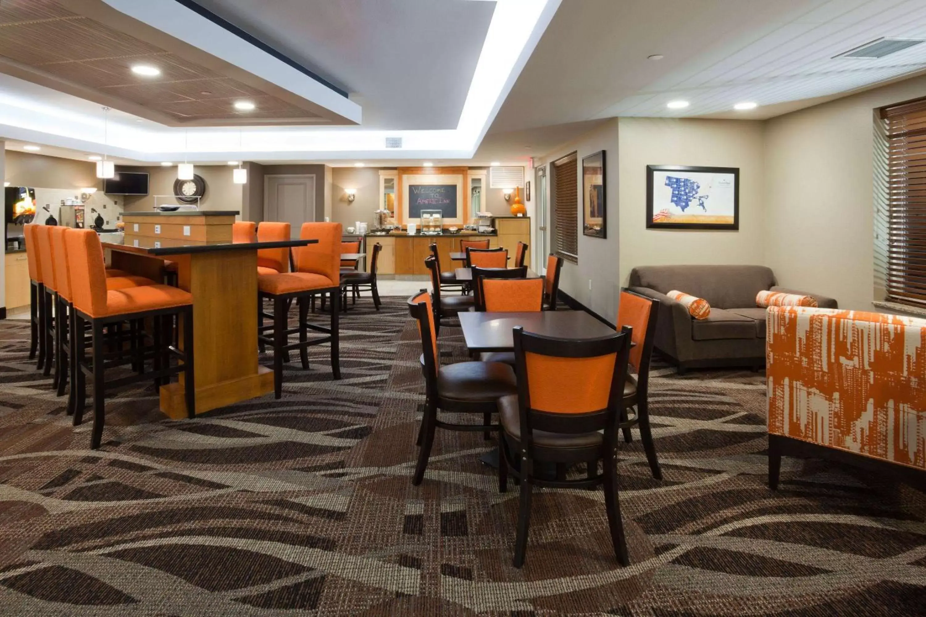 Lobby or reception, Restaurant/Places to Eat in AmericInn by Wyndham Waupun