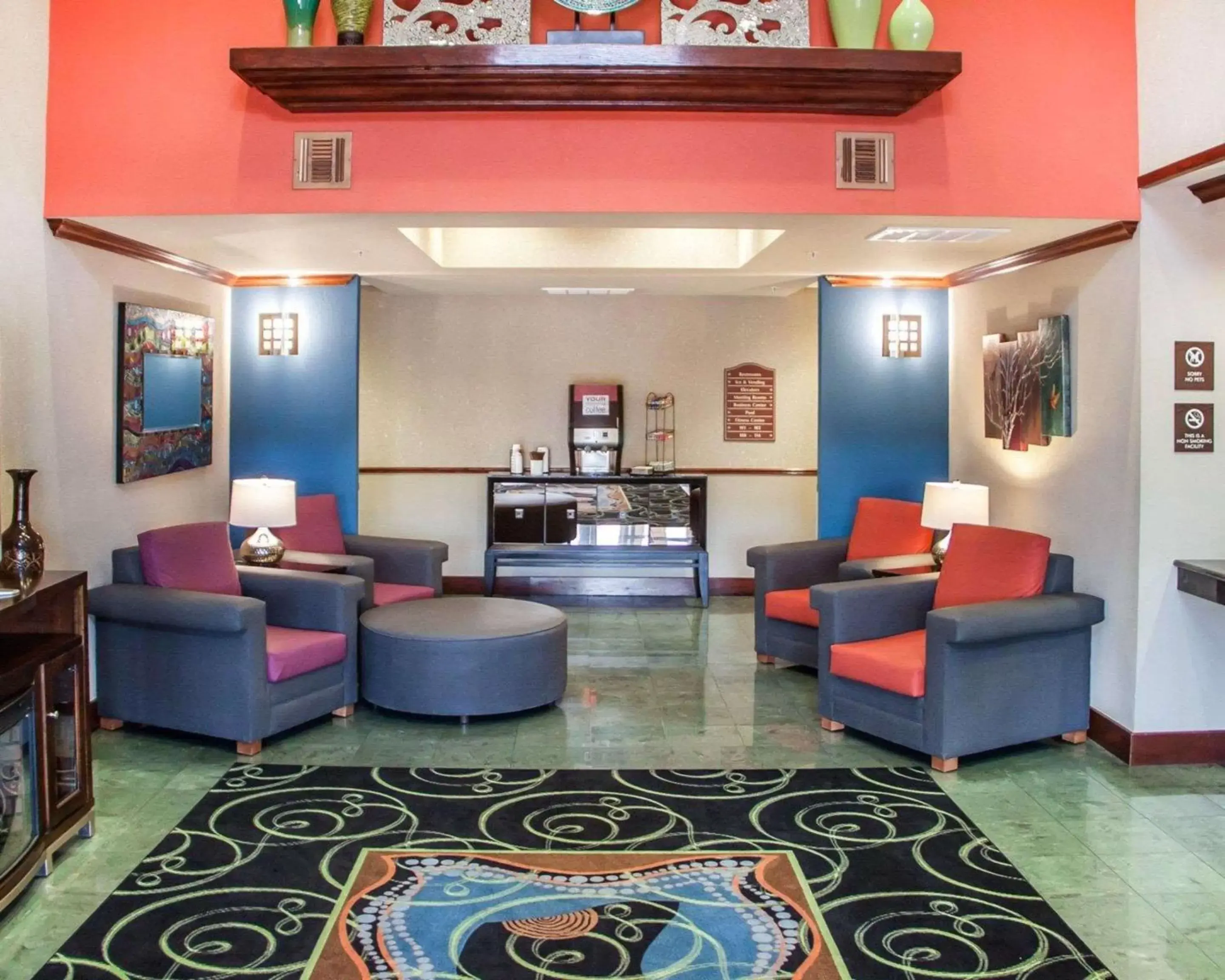 Lobby or reception, Lounge/Bar in Comfort Inn & Suites Weatherford