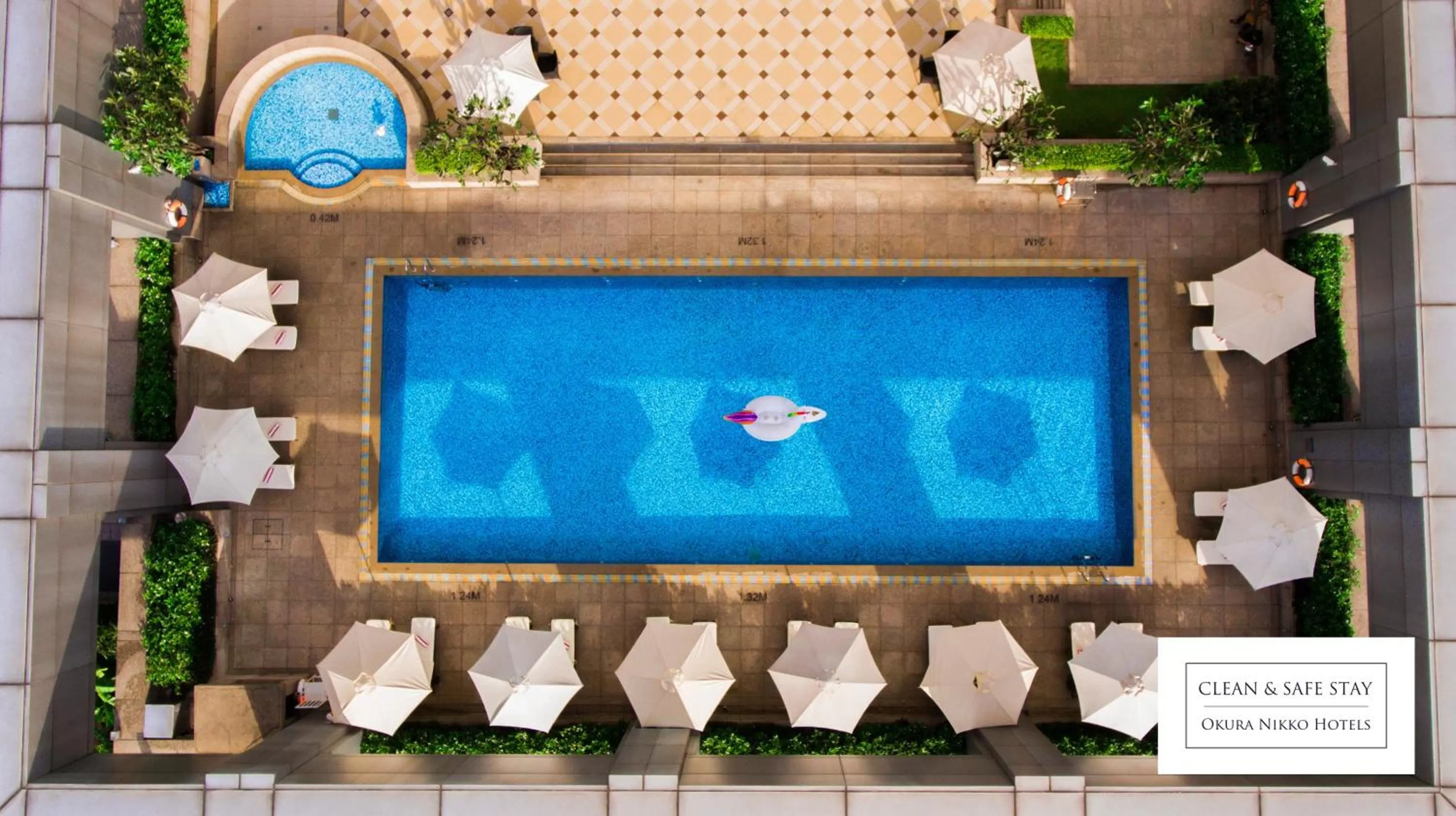 Swimming pool in Hotel Nikko Saigon