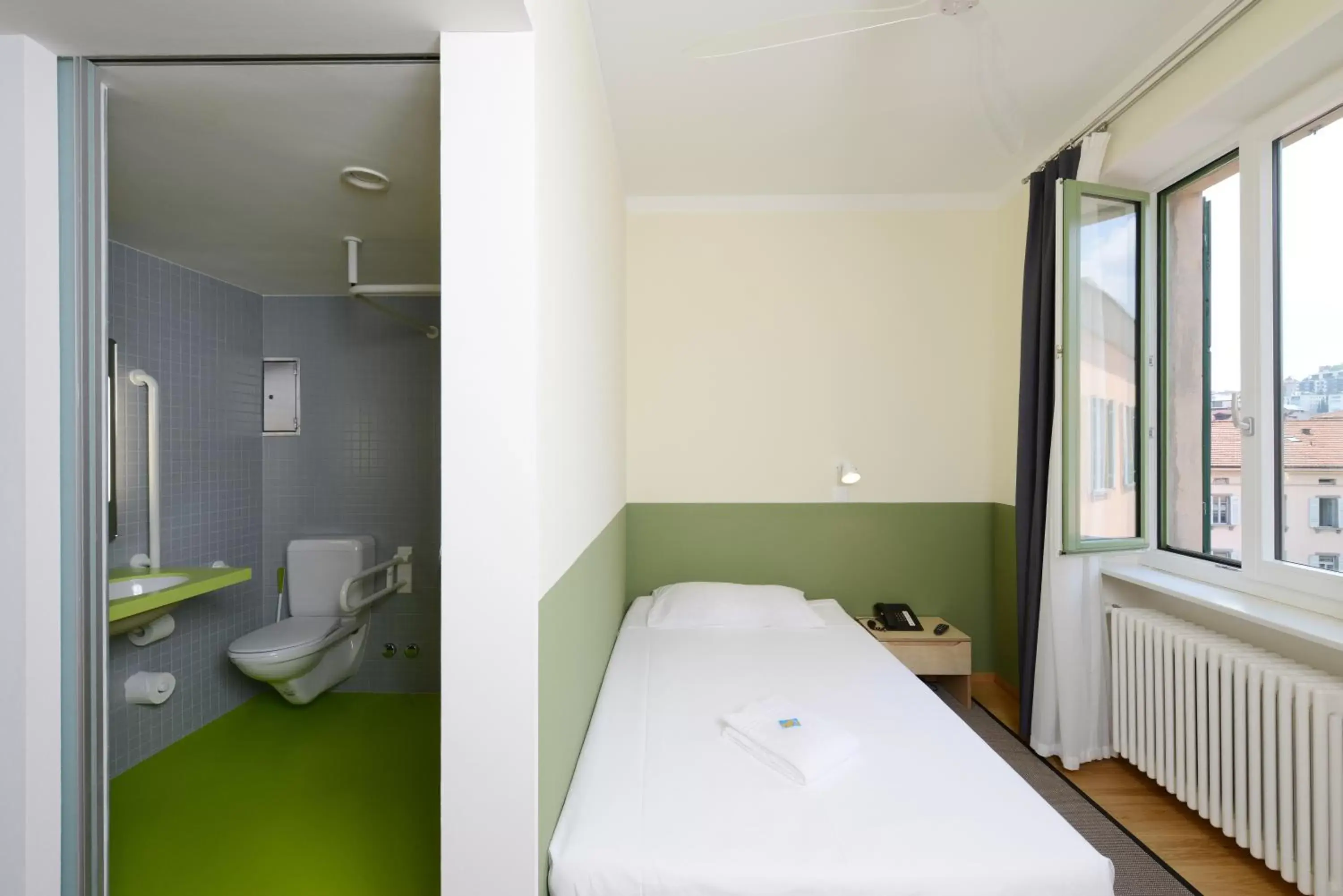 Photo of the whole room, Bathroom in Hotel Pestalozzi Lugano