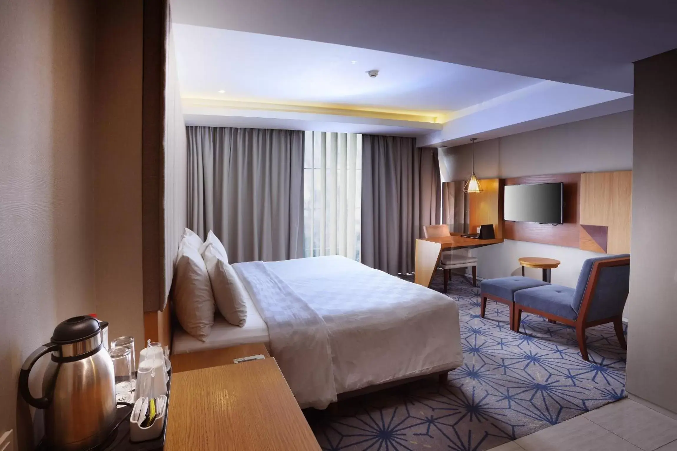 Grand Deluxe Double Room in Swiss-Belhotel Pondok Indah Grand Deluxe Double Room in Swiss-Belhotel Pondok Indah