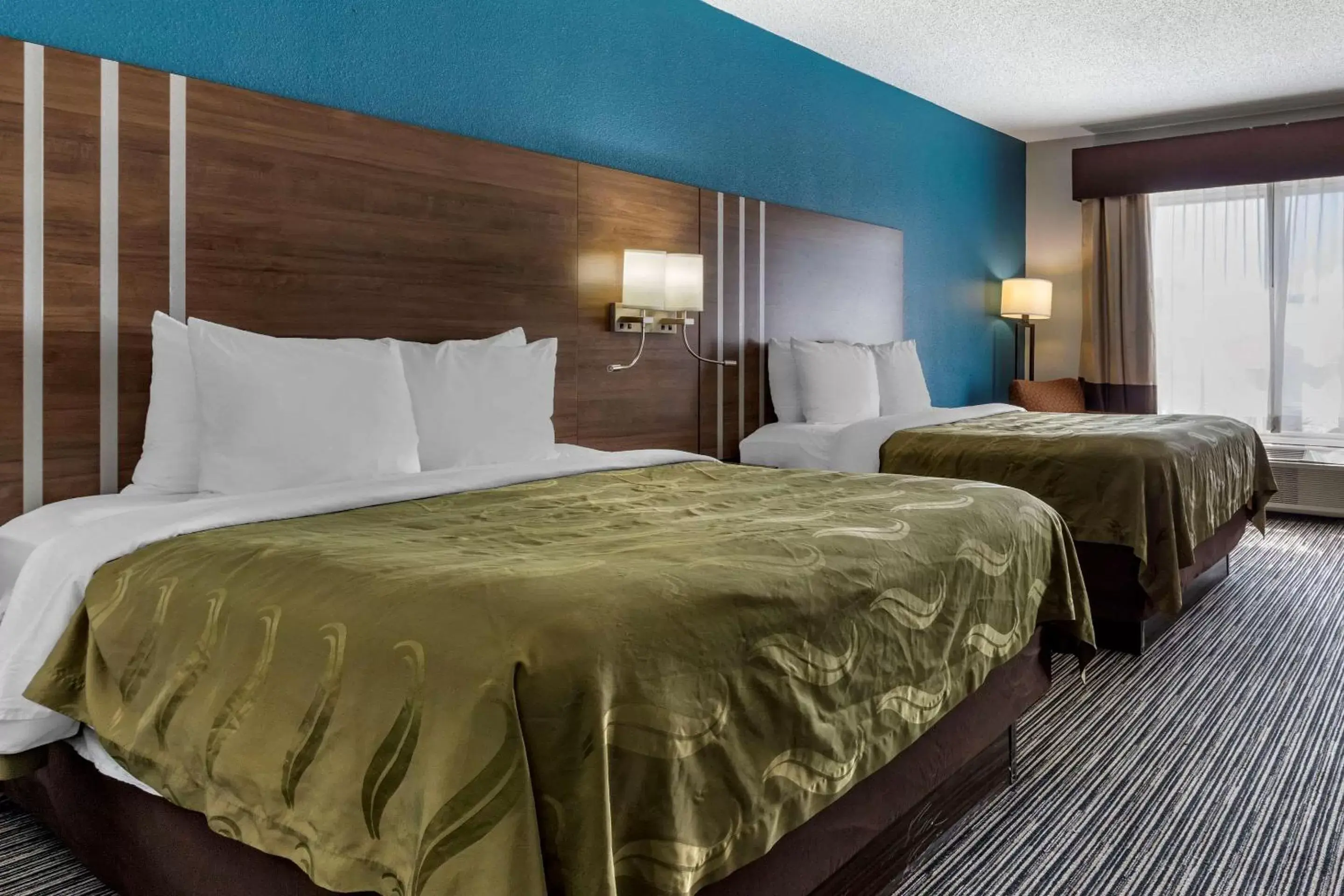 Bedroom, Bed in Quality Inn & Suites I-35 E/Walnut Hill