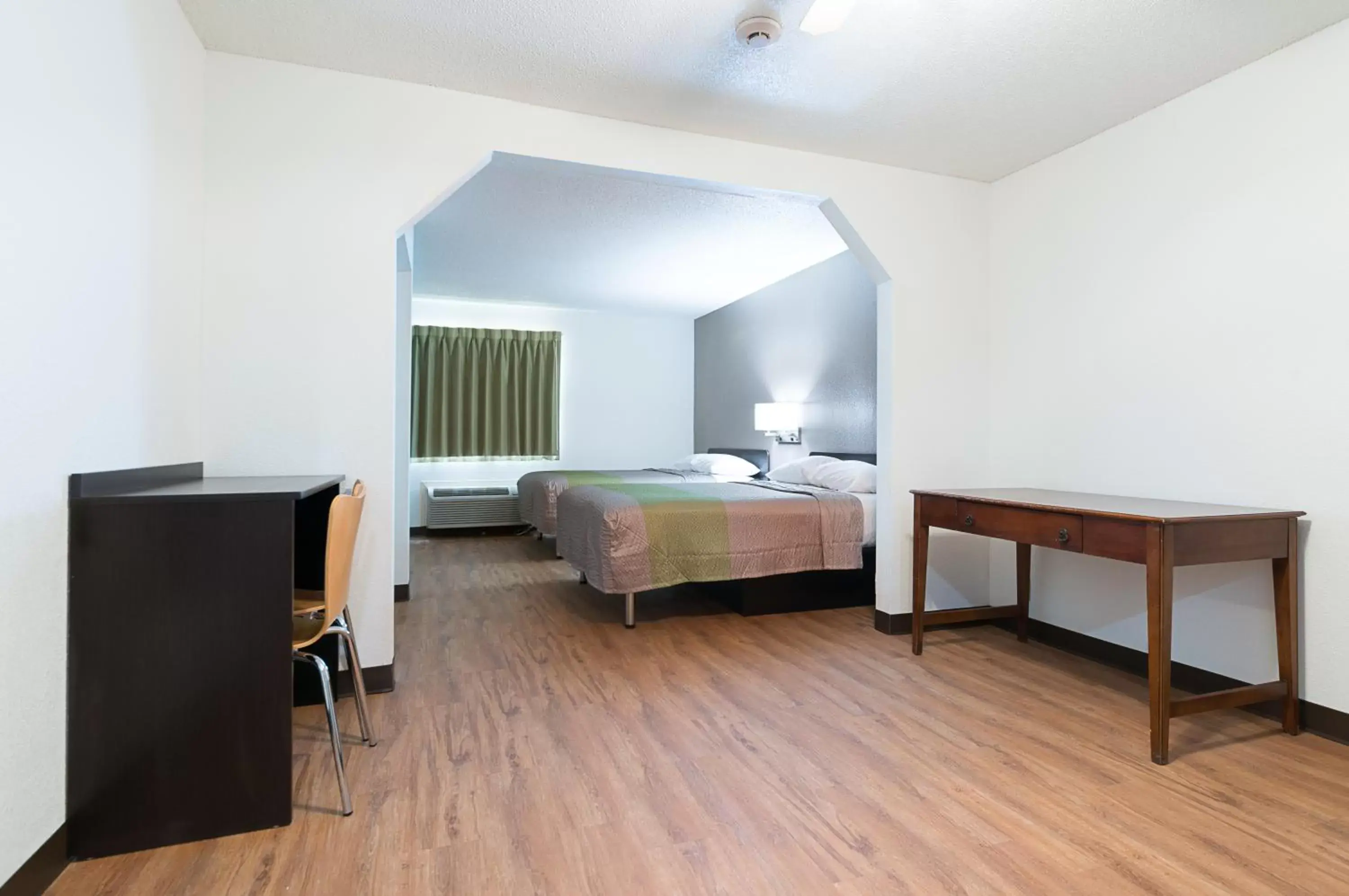 Bedroom, Bed in Motel 6-New Iberia, LA