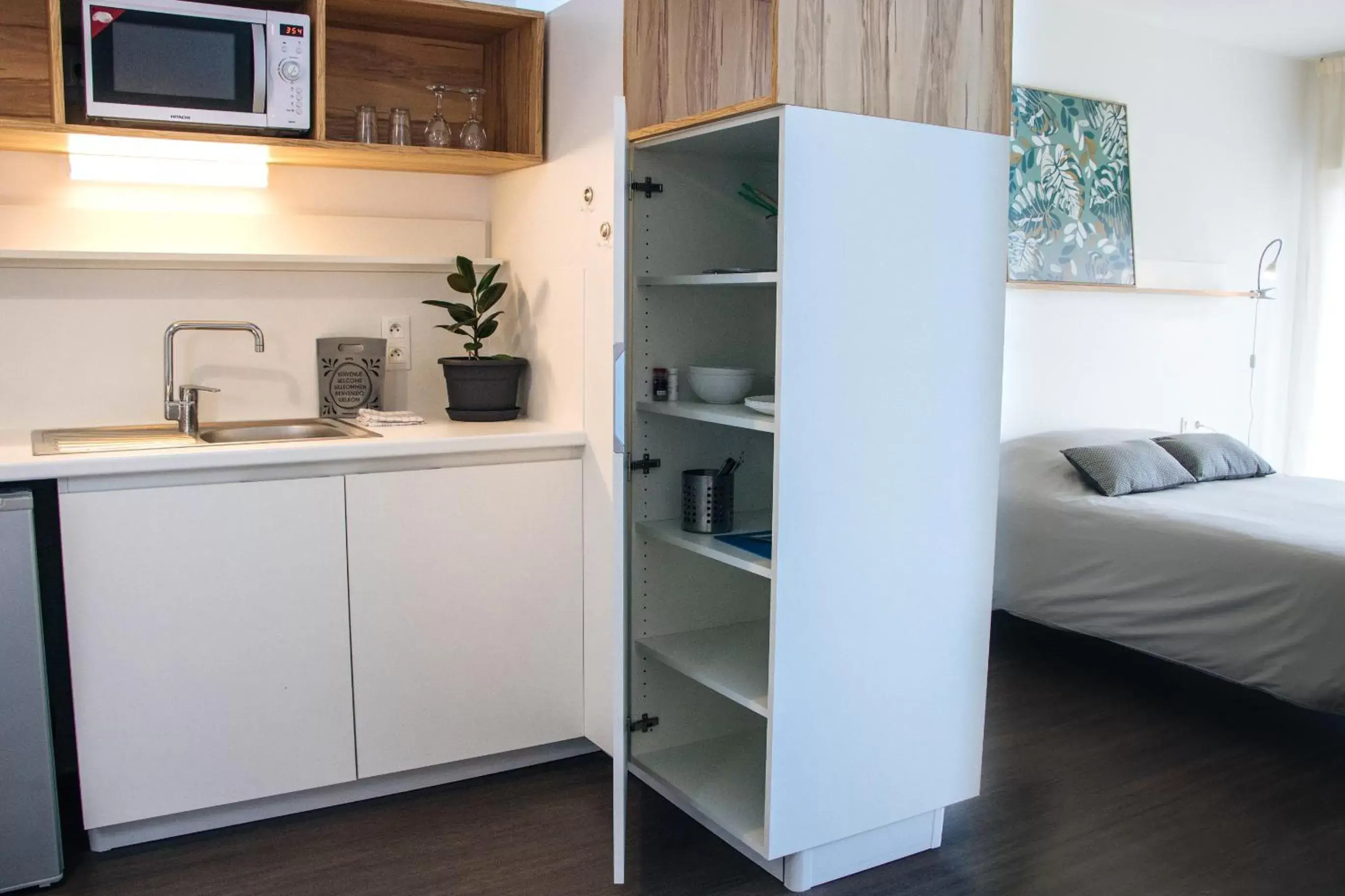 Kitchen/Kitchenette in Twenty Business Flats Le Mans Ouest