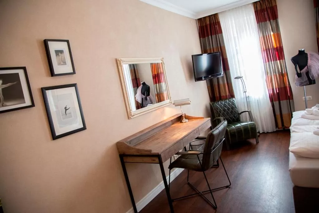 TV and multimedia, Bed in Hotel Zum Goldenen Stern