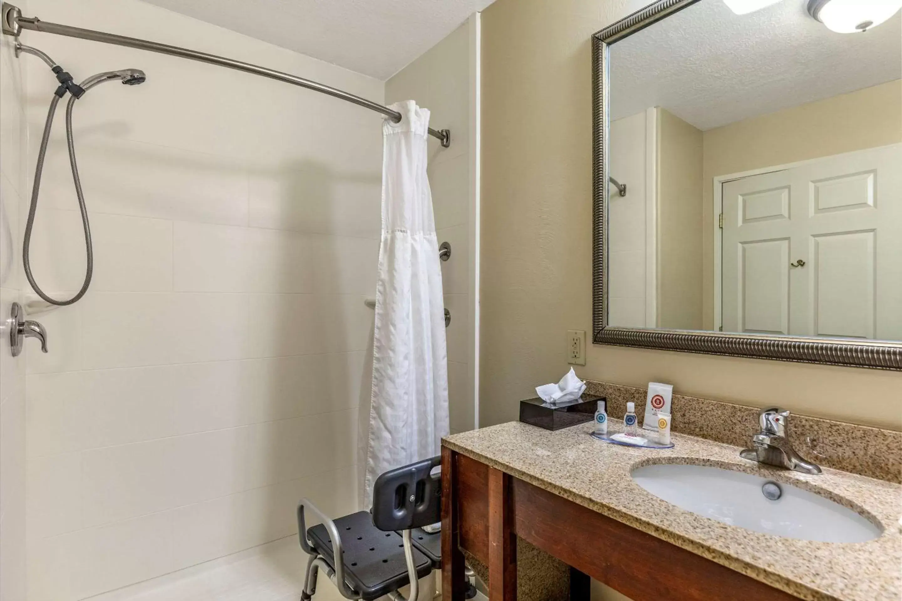 Photo of the whole room, Bathroom in Comfort Inn Saint George North