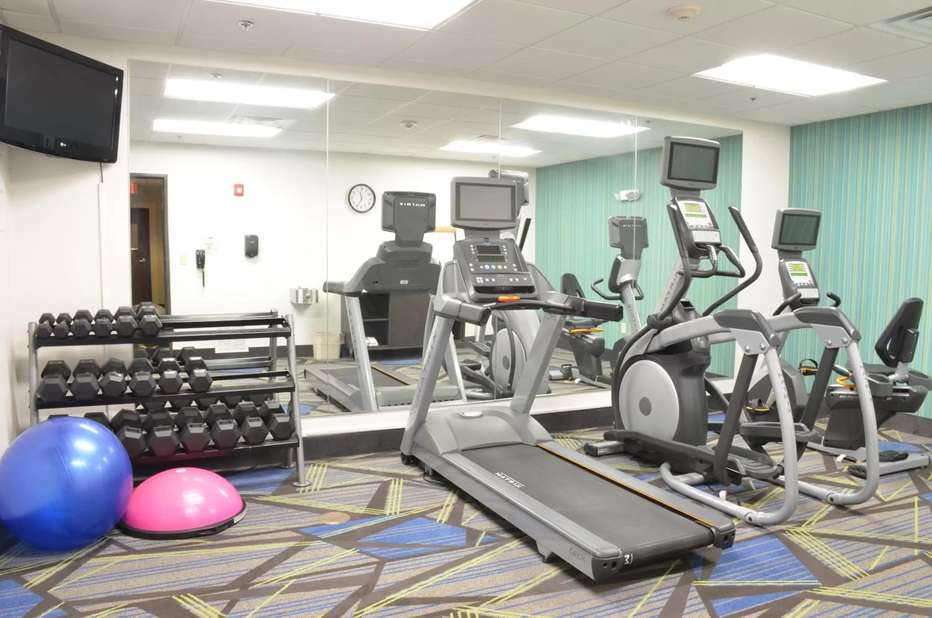 Spa and wellness centre/facilities, Fitness Center/Facilities in Holiday Inn Express- Waterloo/Cedar Falls, an IHG Hotel