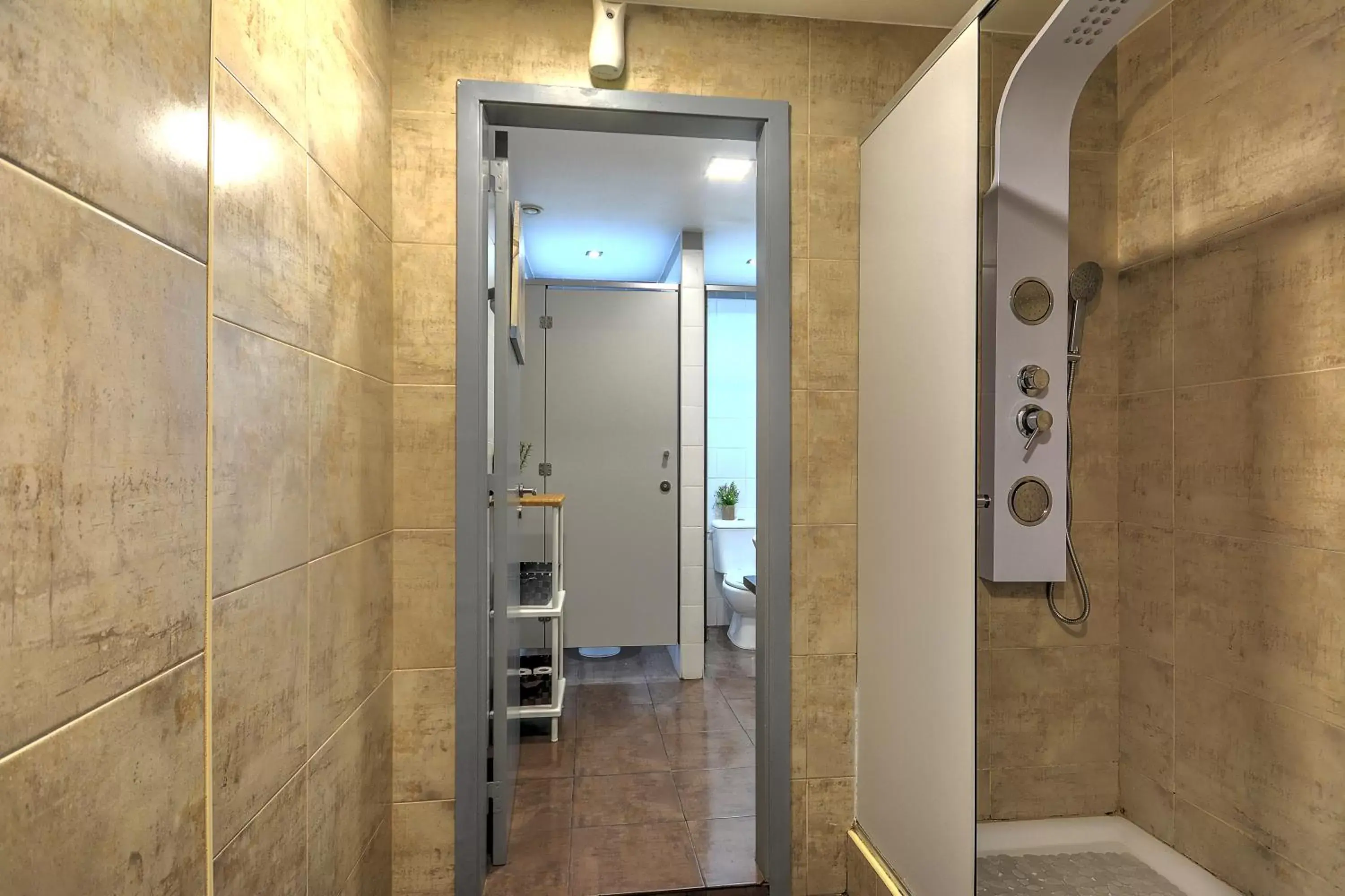 Shower, Bathroom in Inn Bairro Alto BA Sweet