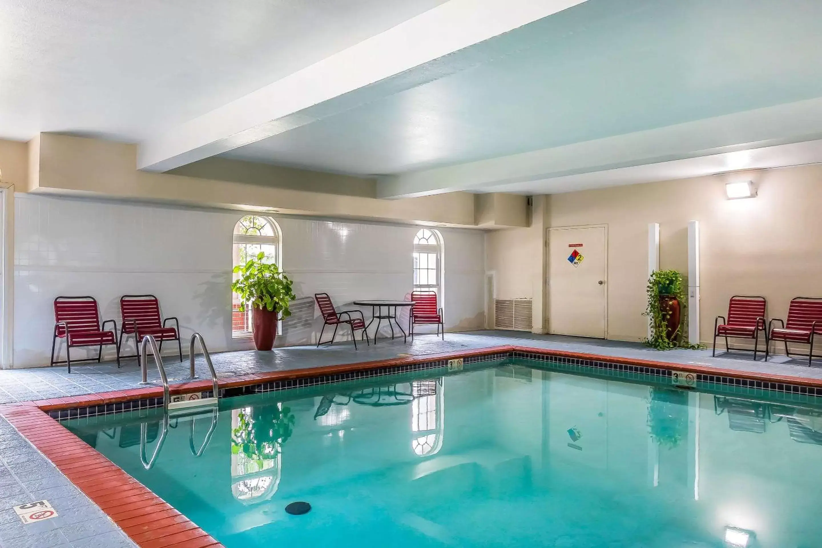 On site, Swimming Pool in Quality Inn & Suites Chesterfield Village