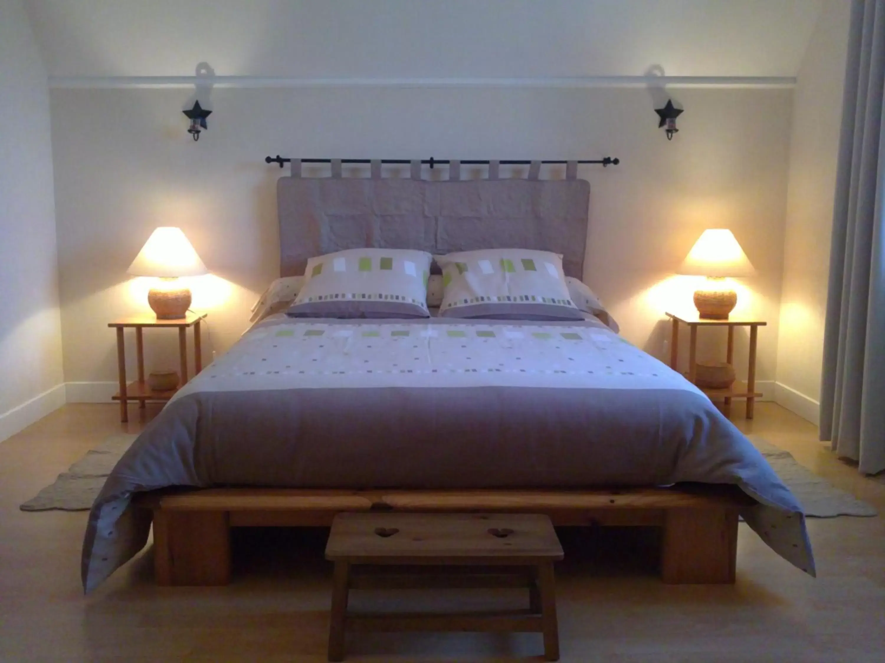 Photo of the whole room, Bed in Ker Paula