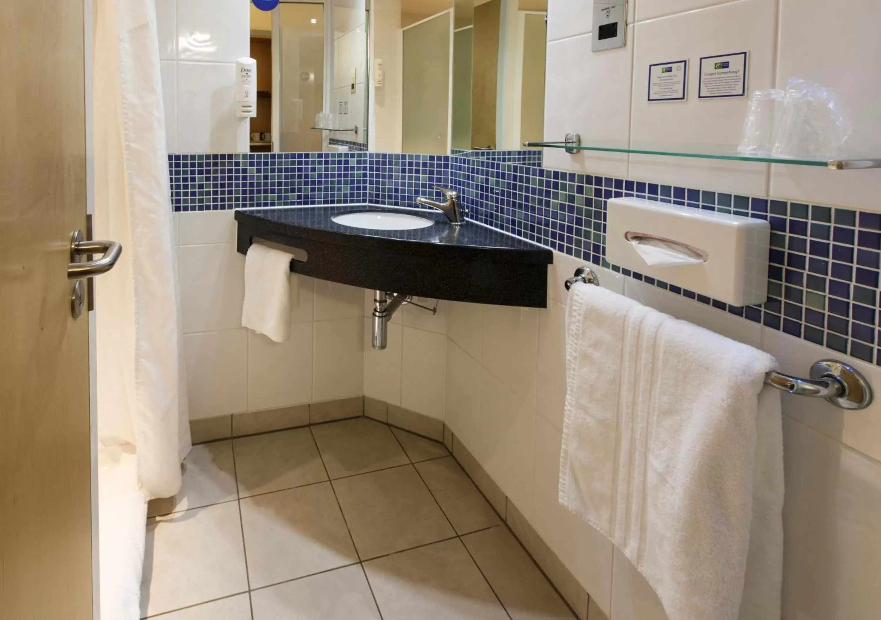 Bathroom in Holiday Inn Express Antrim, an IHG Hotel