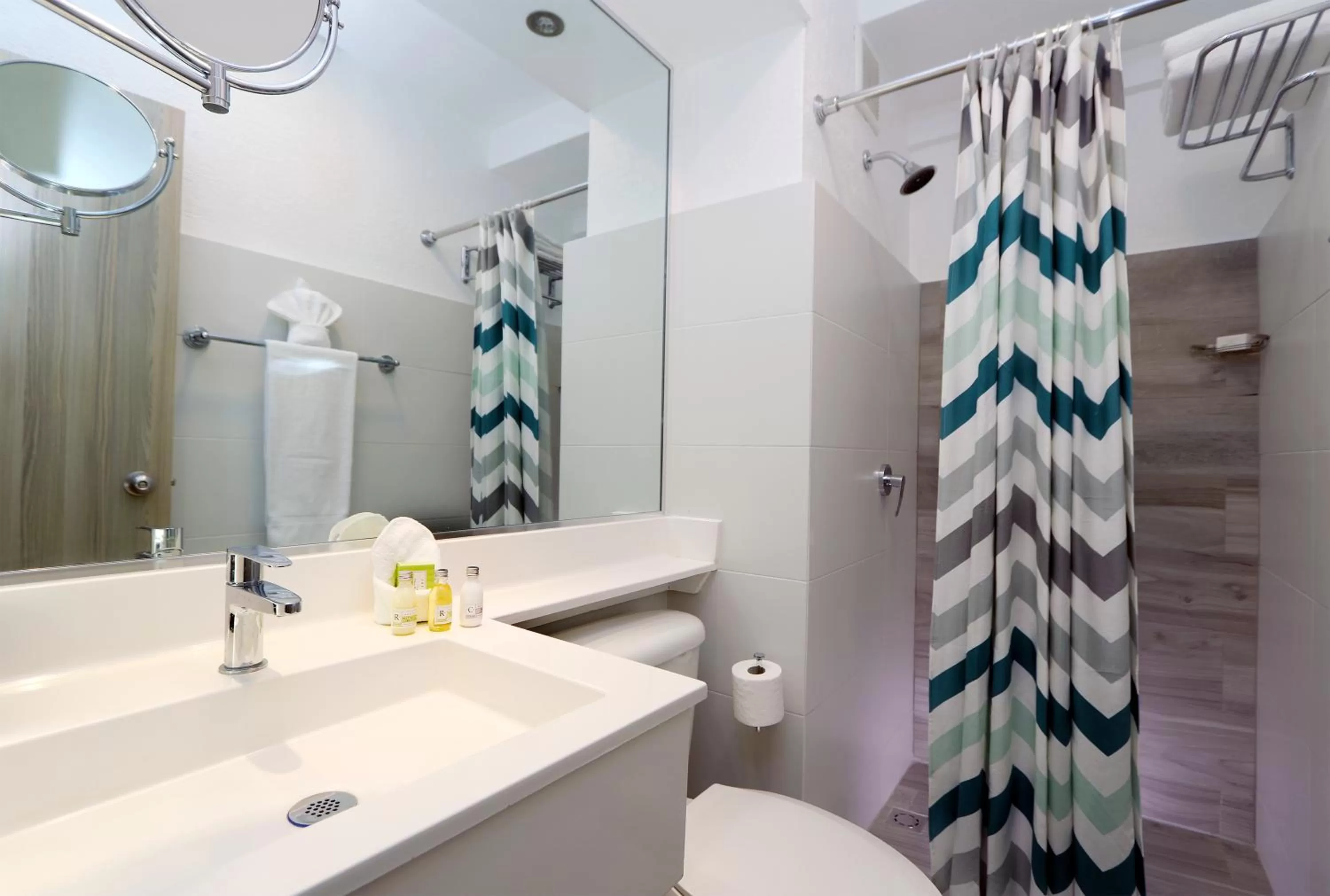 Toilet in The Wave Hotel Condado