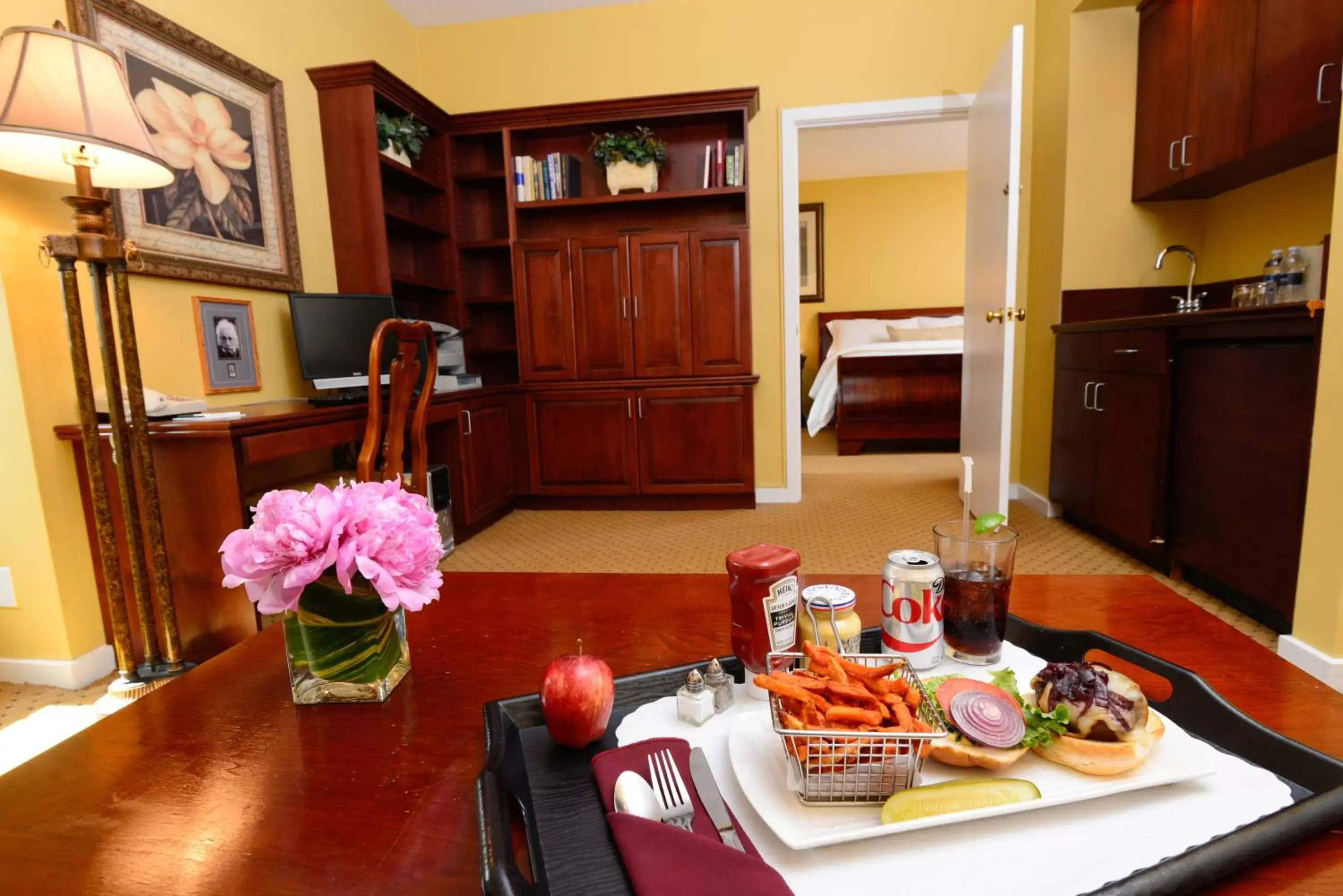 Dining area in Nassau Inn