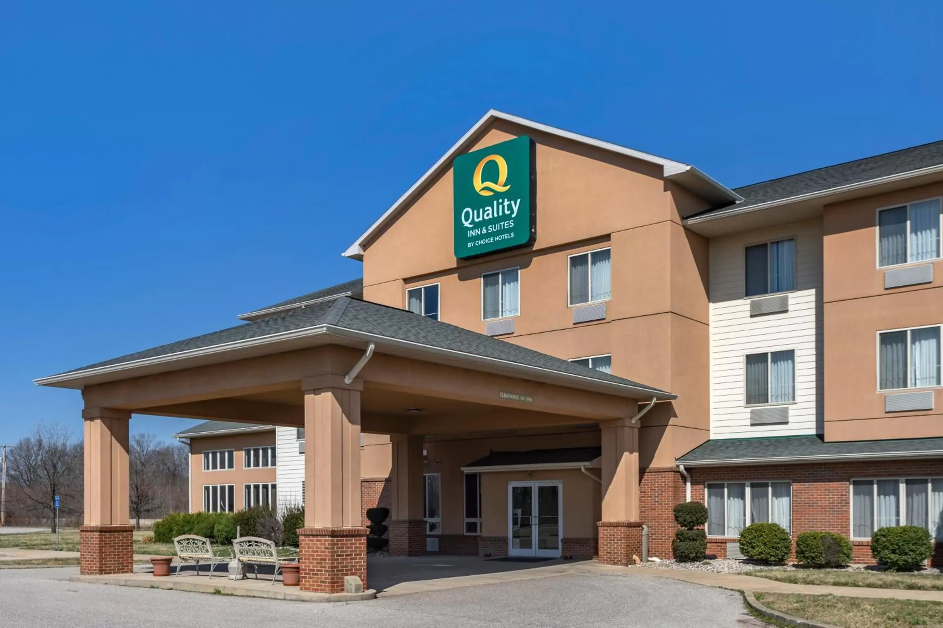 Property Building in Quality Inn & Suites