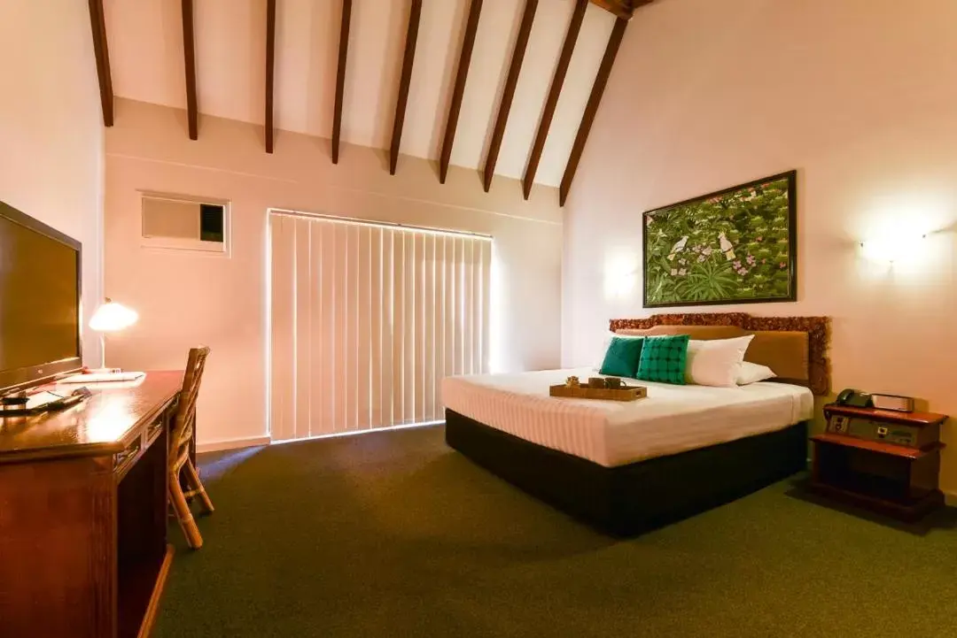 Property building, Bed in Sanno Marracoonda Perth Airport Hotel