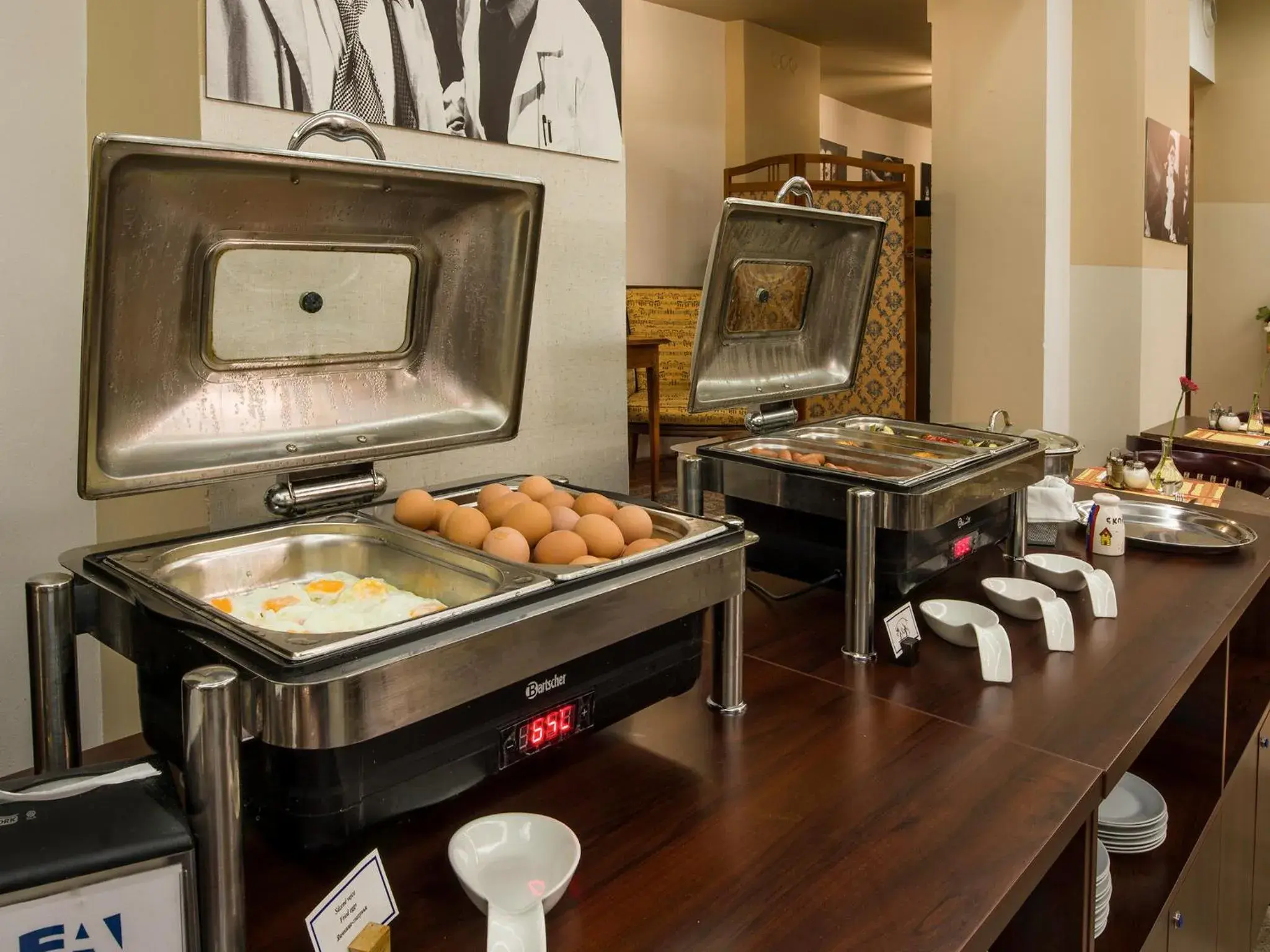 Buffet breakfast in EA Hotel Rokoko