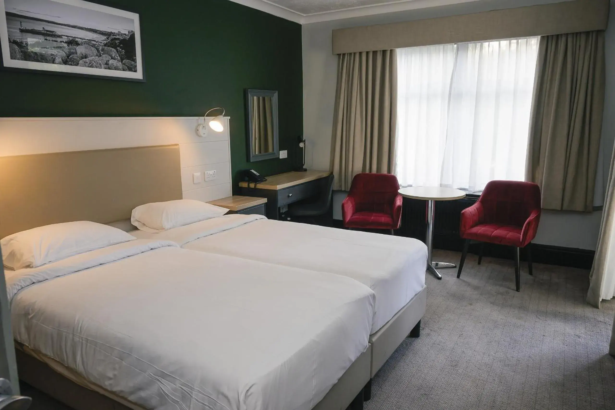 Bed in Park Inn by Radisson Bournemouth